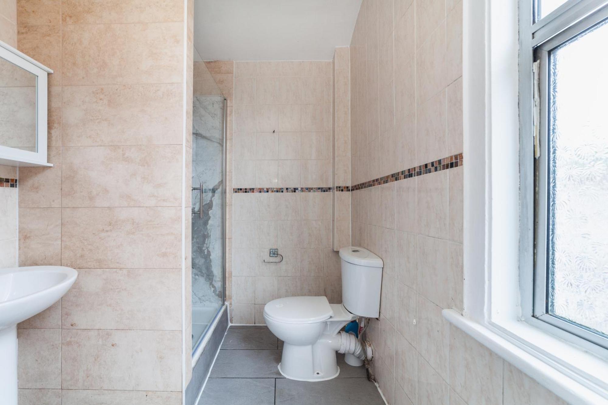4 Bdr - 4 Mins Walk To Station, Private Garden Explore Christmas Appartement