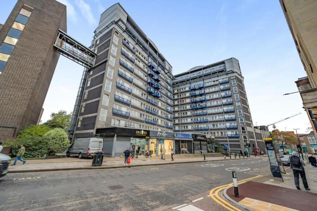 Modern 2 Bedroom 2 Bathroom Flat, Free Parking Apartamento *