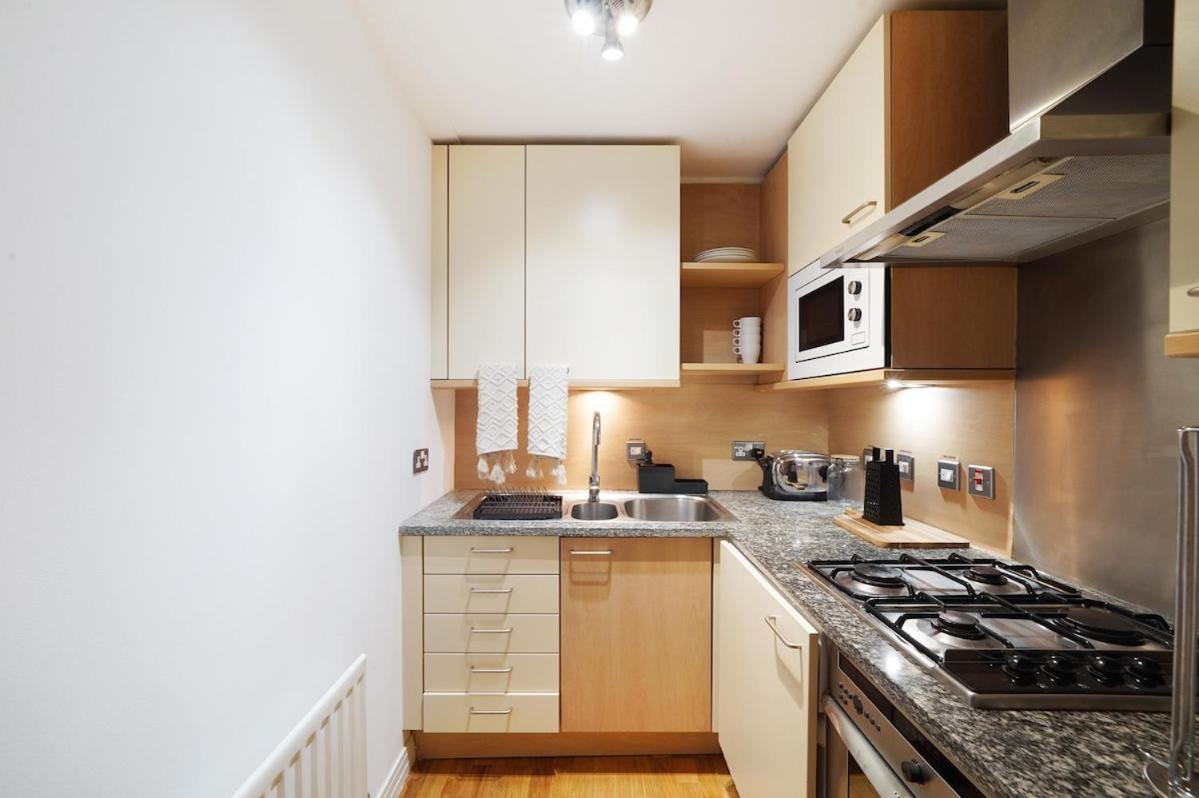 Modern Cosy 2 Bed In Westminster, * Londen