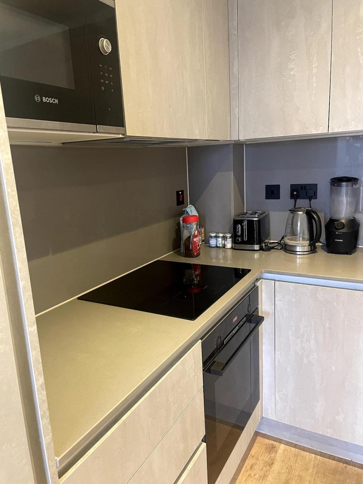 Stylish New Build Flat In Londres