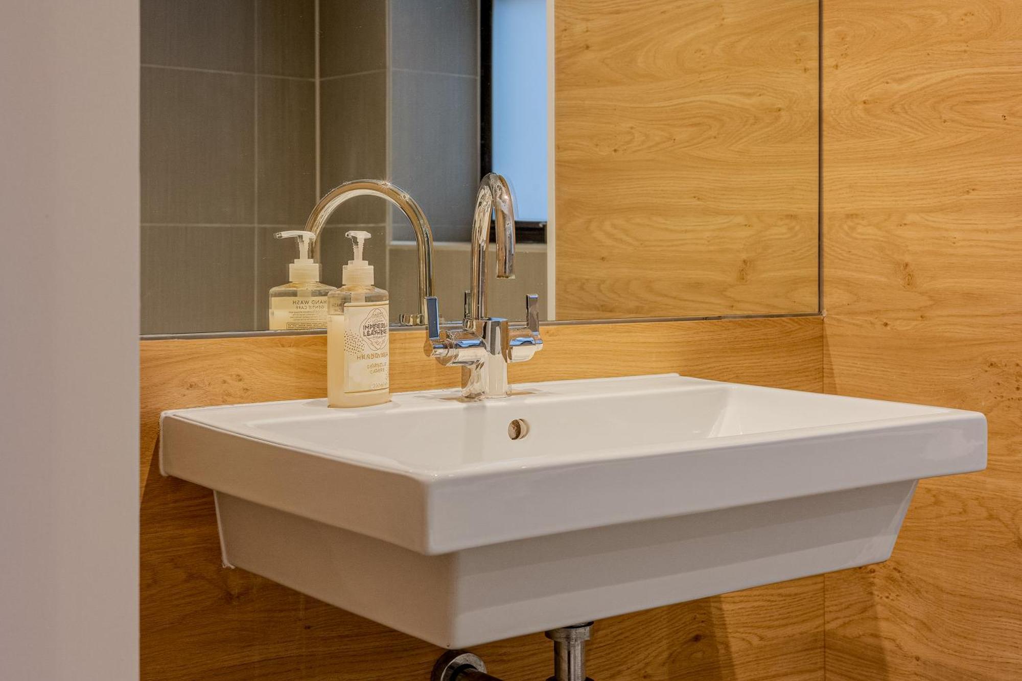 Modern Serviced 3 Minutes From Blackfriars Station Londres