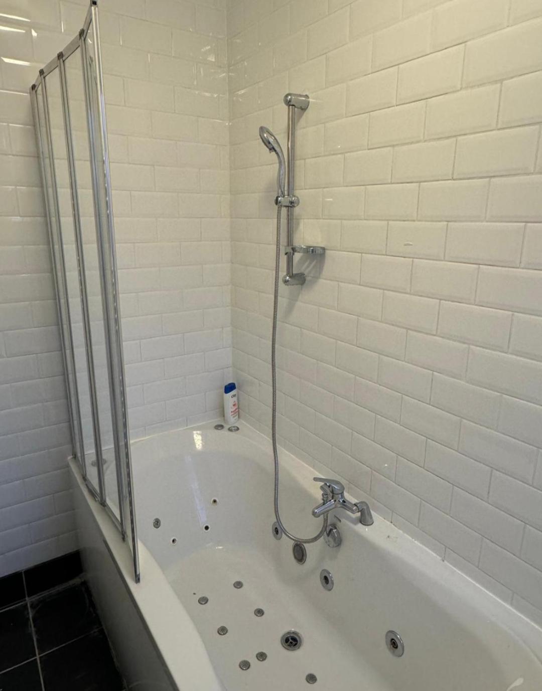 House Near Greenwich, Free Parking, Free Wifi