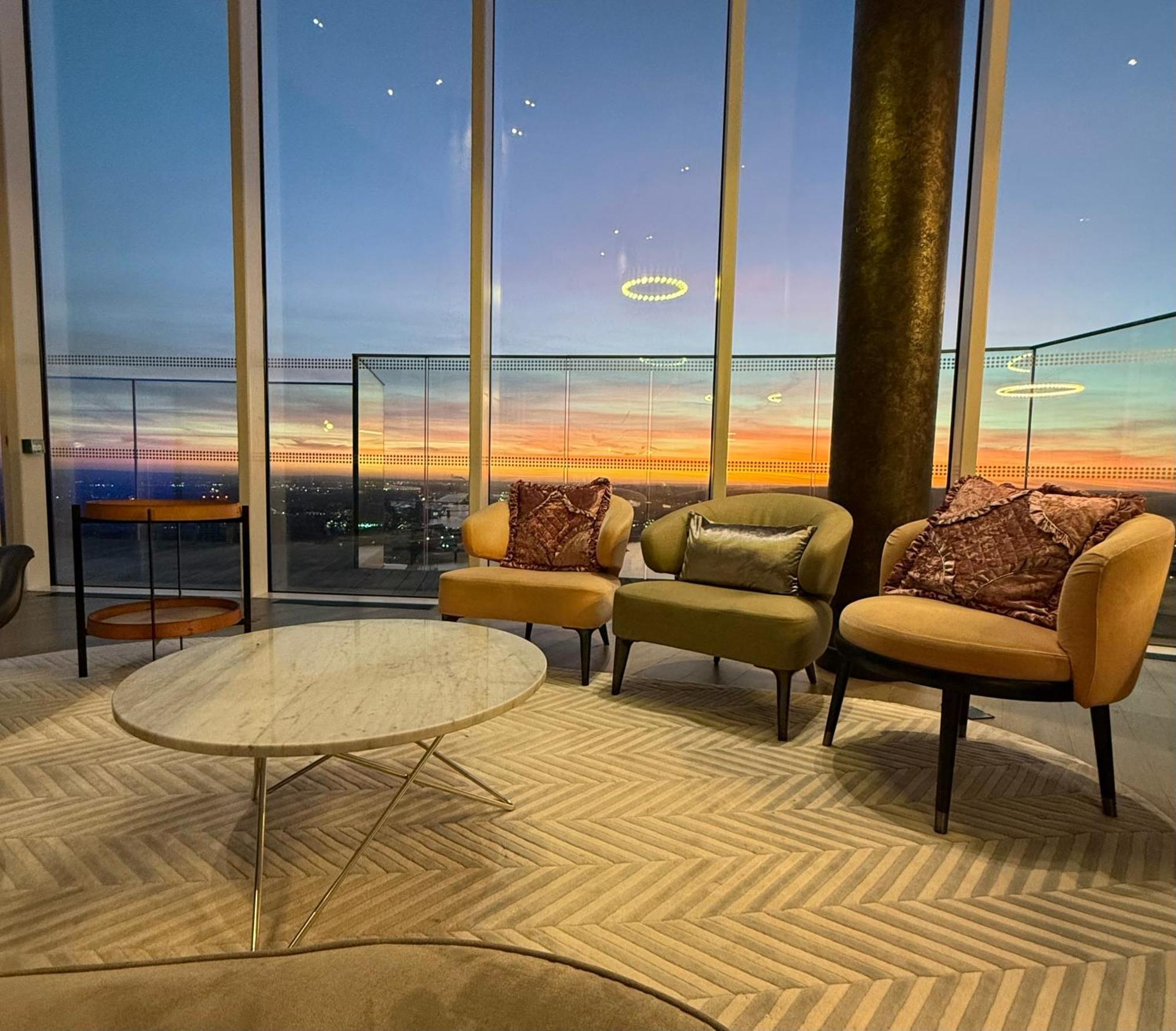 Appartement Luxury Modern 2 Bed Flat With Balcony And View - Canary Wharf Center Londen