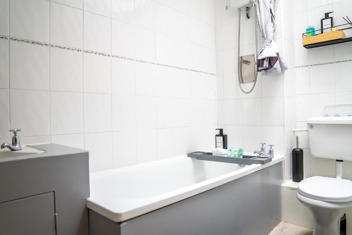 Large Cozy 4 Bedroom House In Ferienhaus