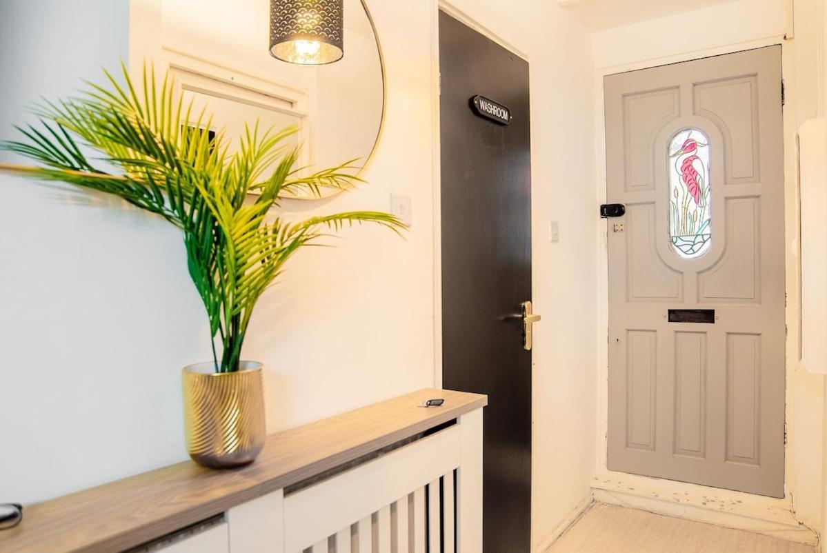 Large Cozy 4 Bedroom House In
