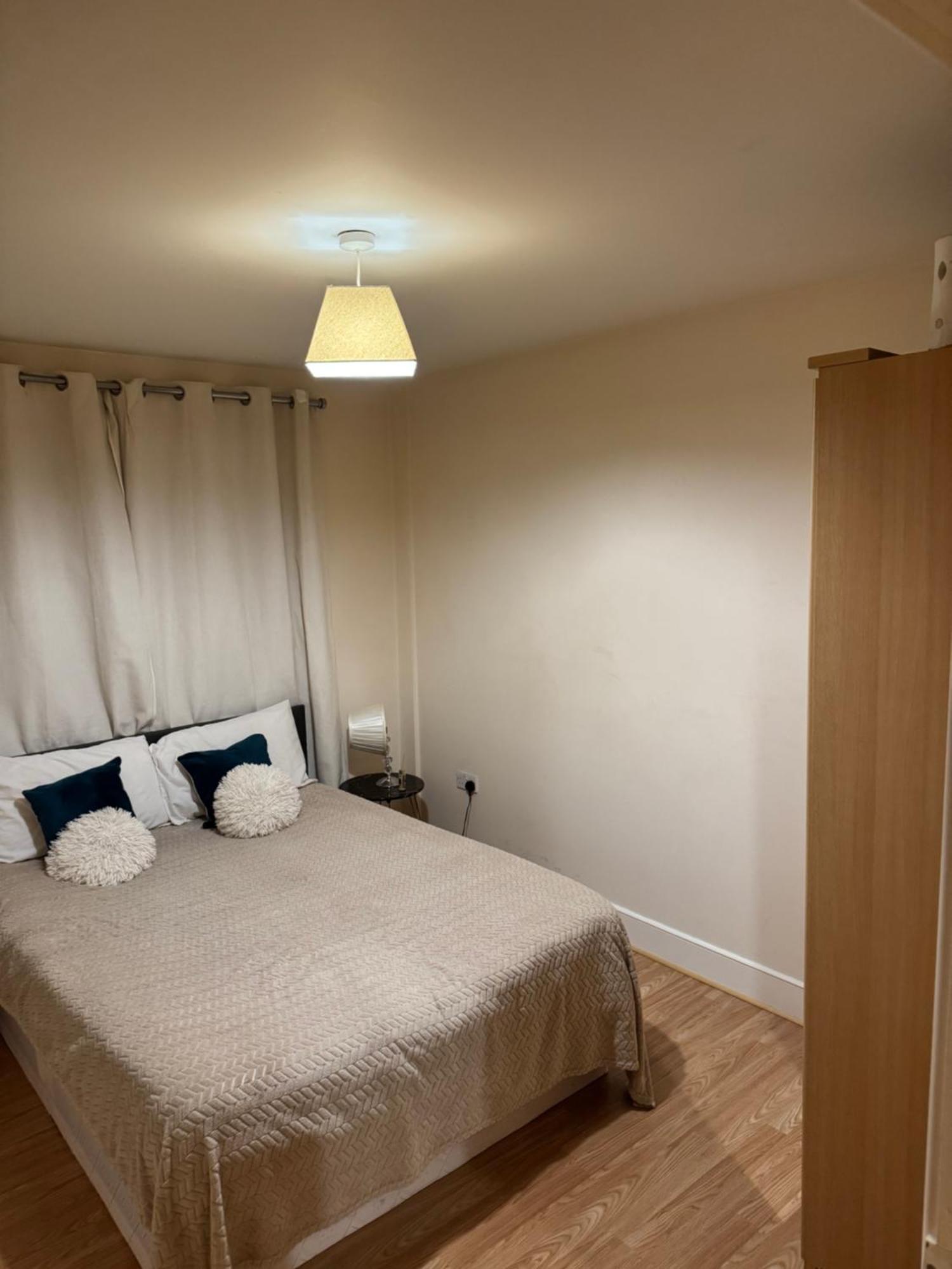 1- Bed Flat With Easy Access To Bow Station Apartamento Londres