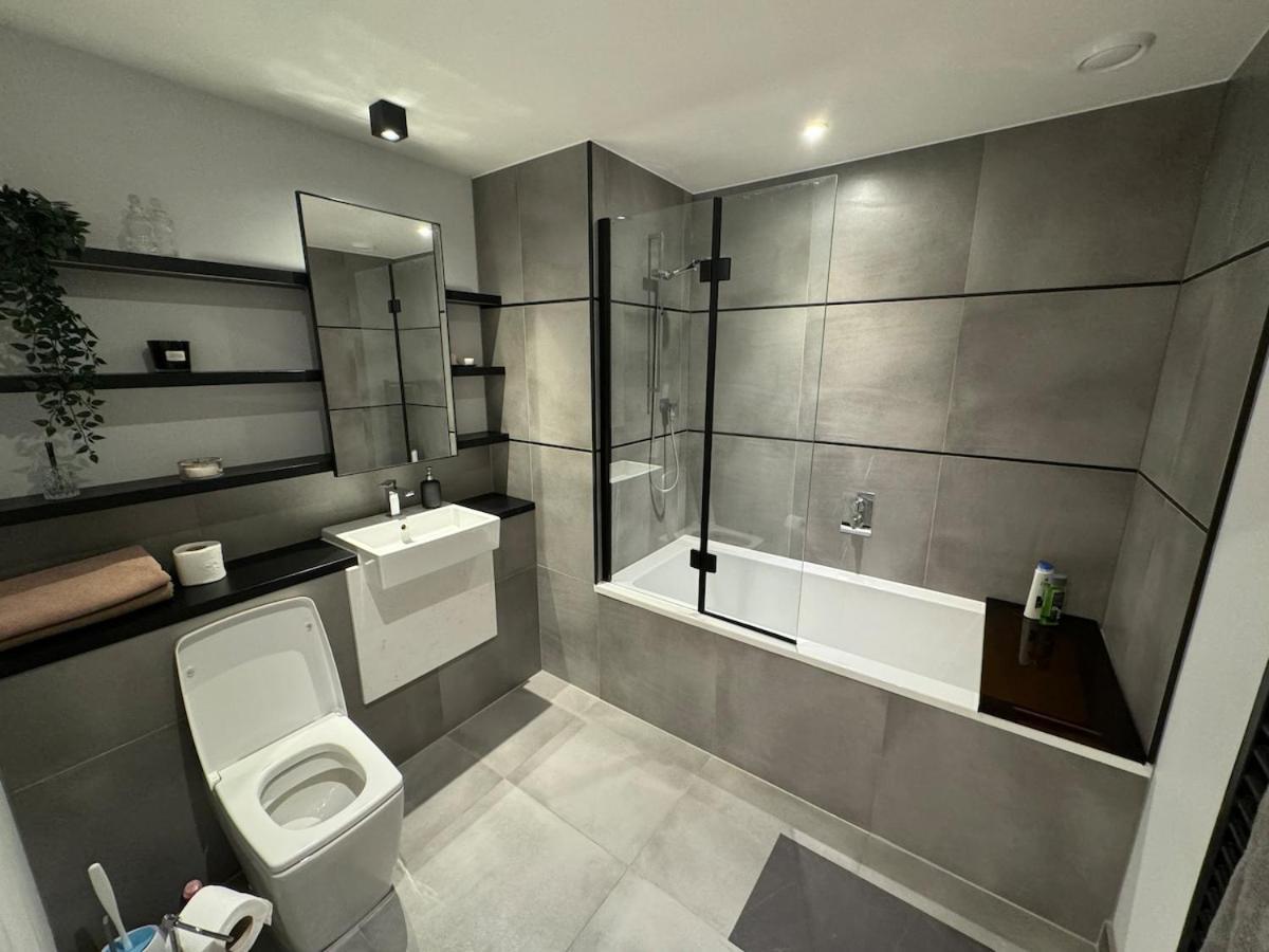 View Two Bedroom Entire Enjoy River & Views, Skyline Views * Londres