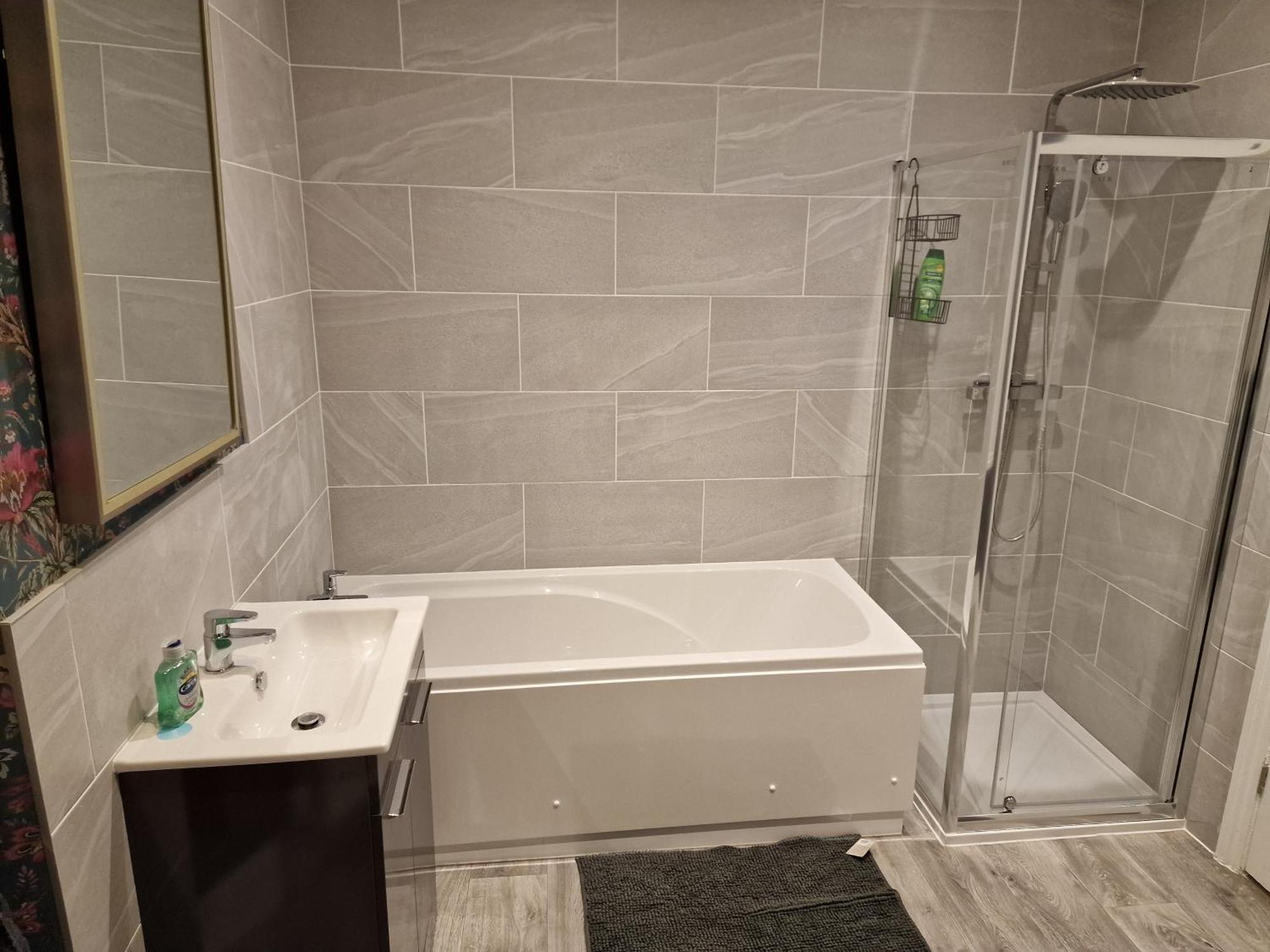 Bean -2 Double Bed And Sofa Bed Apartment