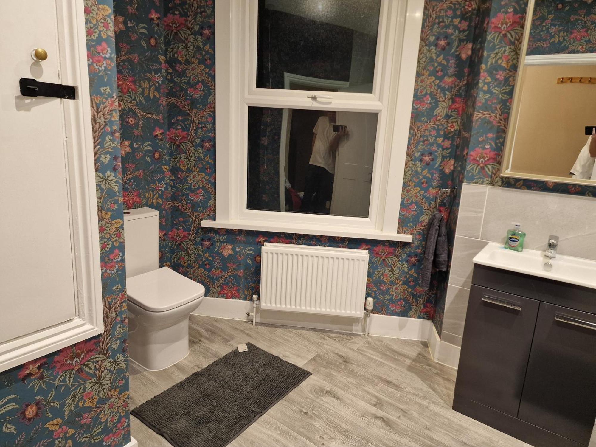 Bean -2 Double Bed And Sofa Bed Apartment *