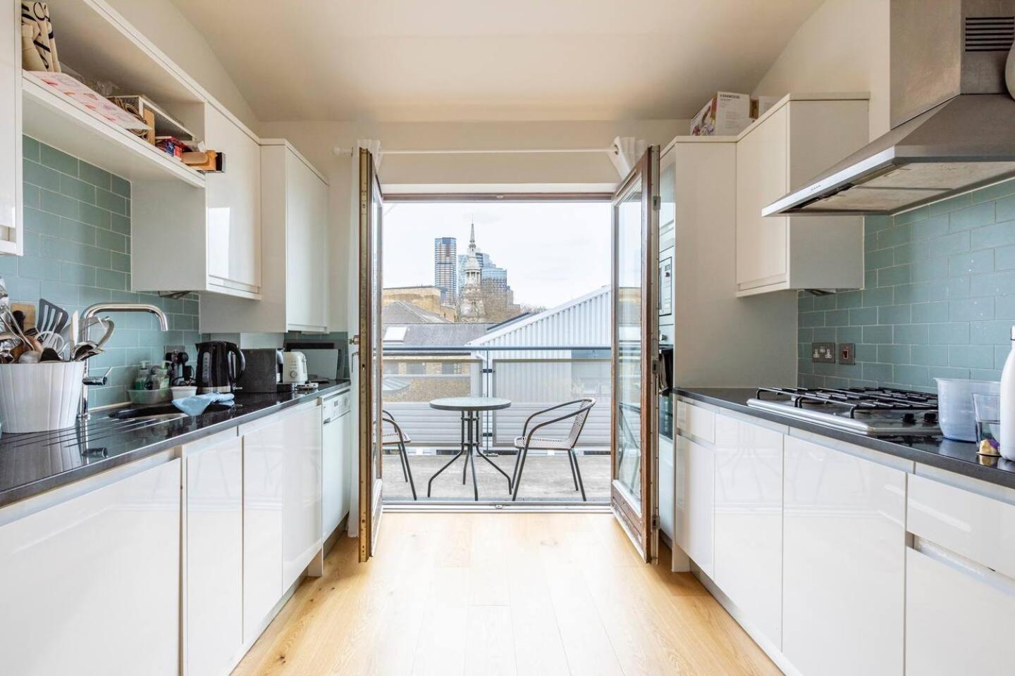 Séjour chez l'habitant Spacious Bright W/private Br, View & Terrace. Londres