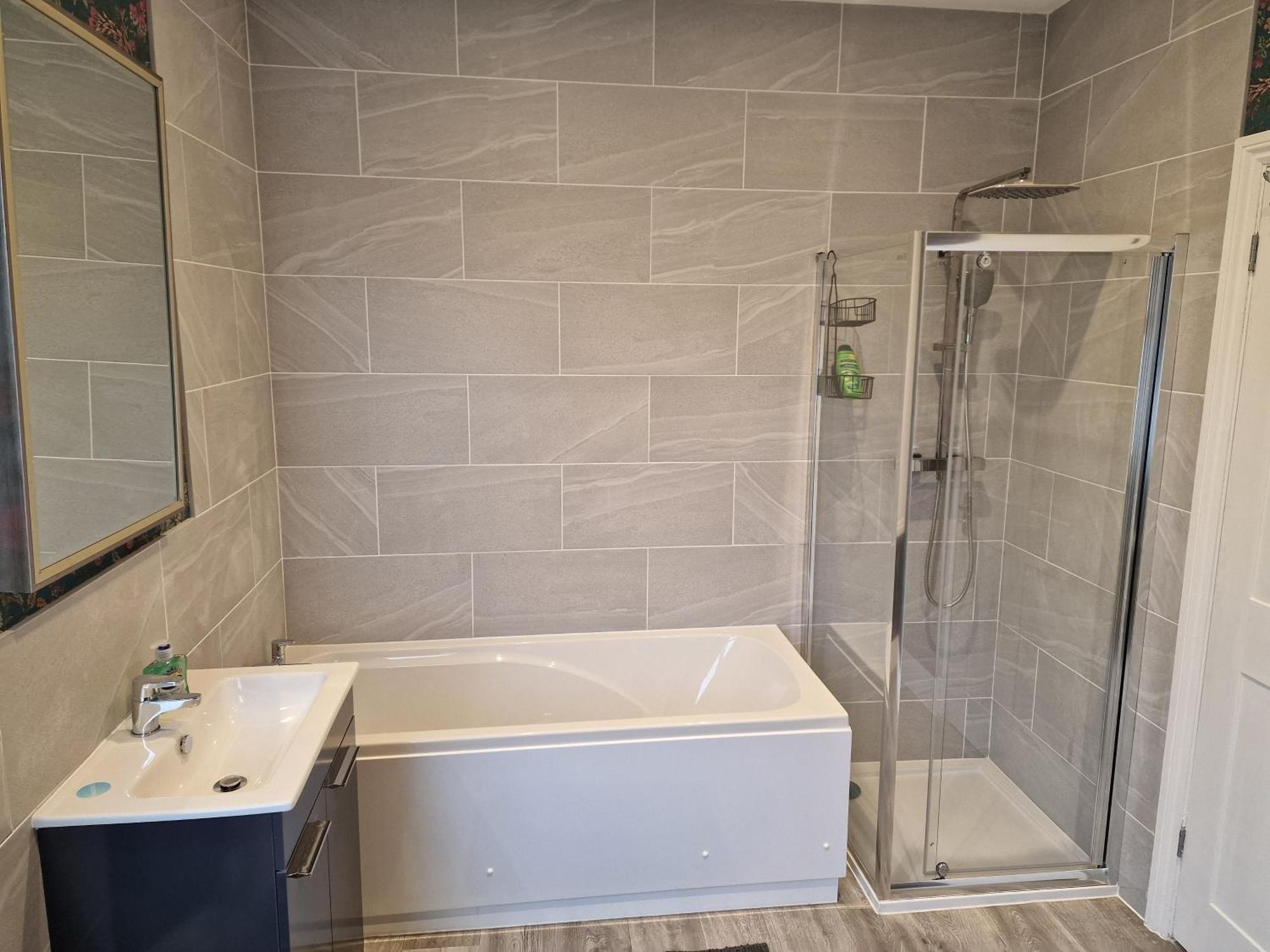 The Bean - Double Bedroom With Private Bathroom *