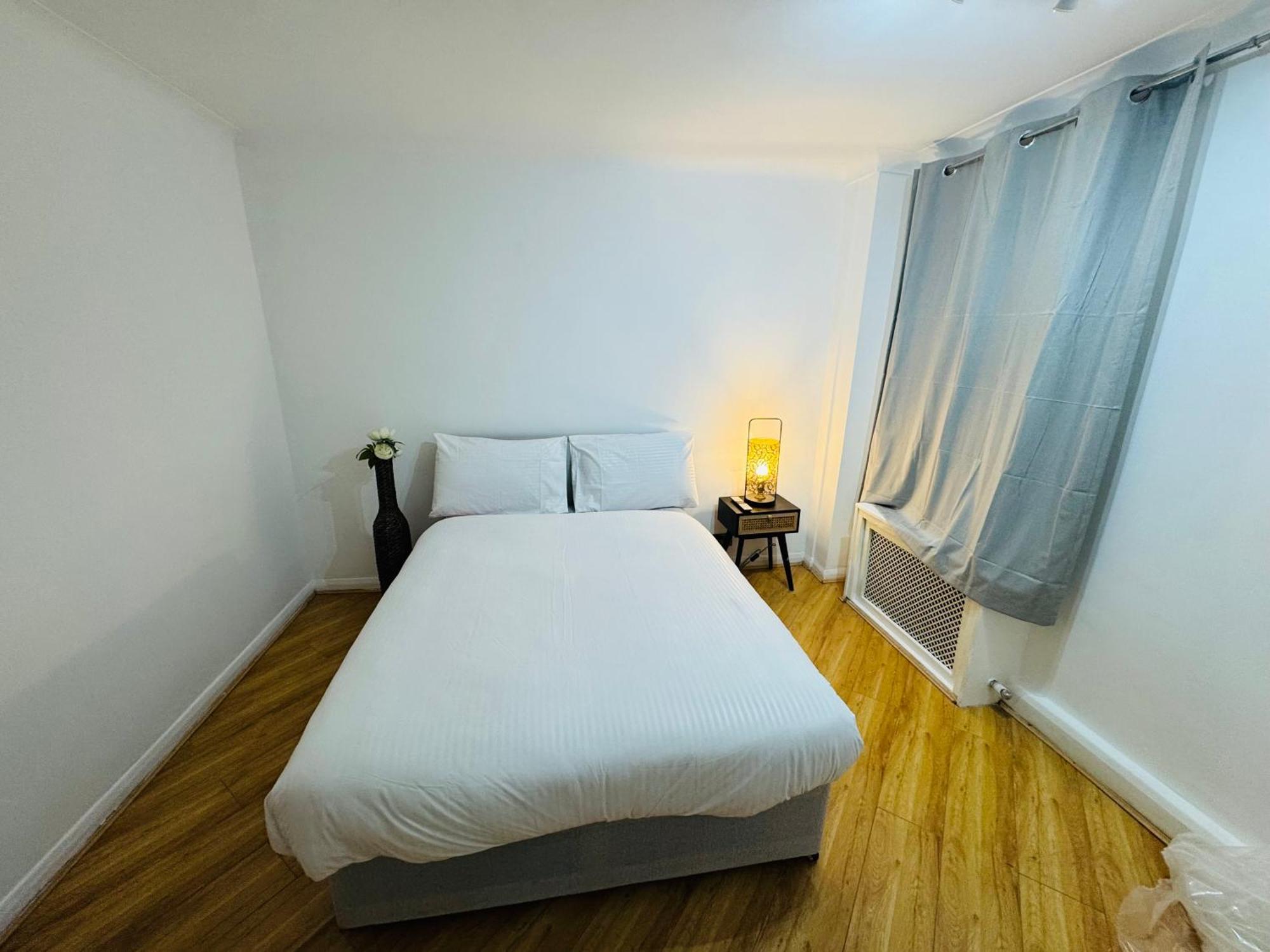 1 Bedroom Flat In * Londres