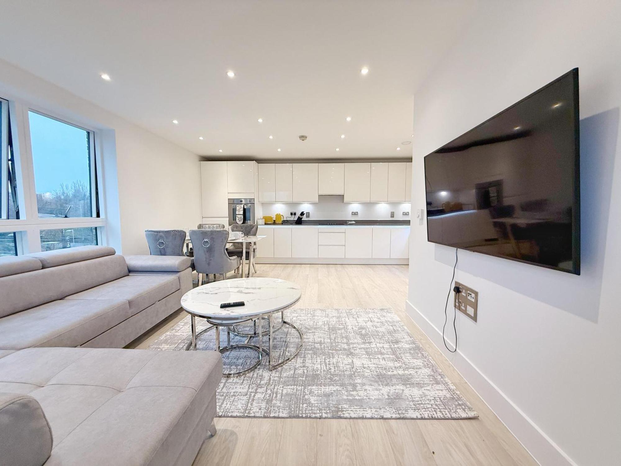 Bright 2-bed Flat Near Hanger Lane & Park Royal Appartement