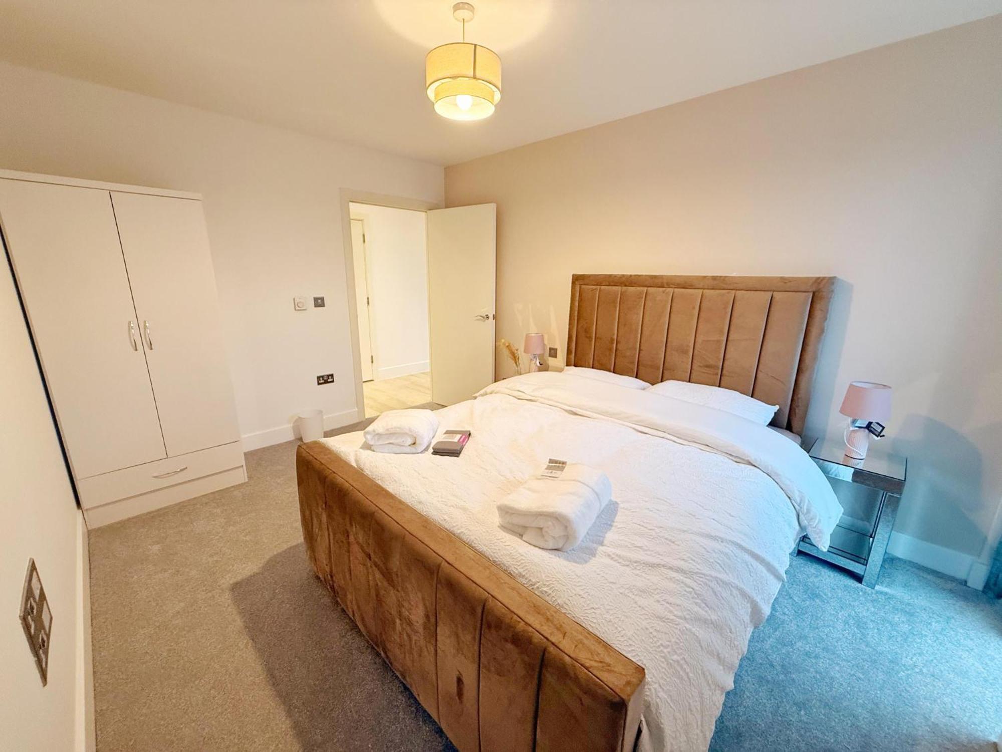 Bright 2-bed Flat Near Hanger Lane & Park Royal