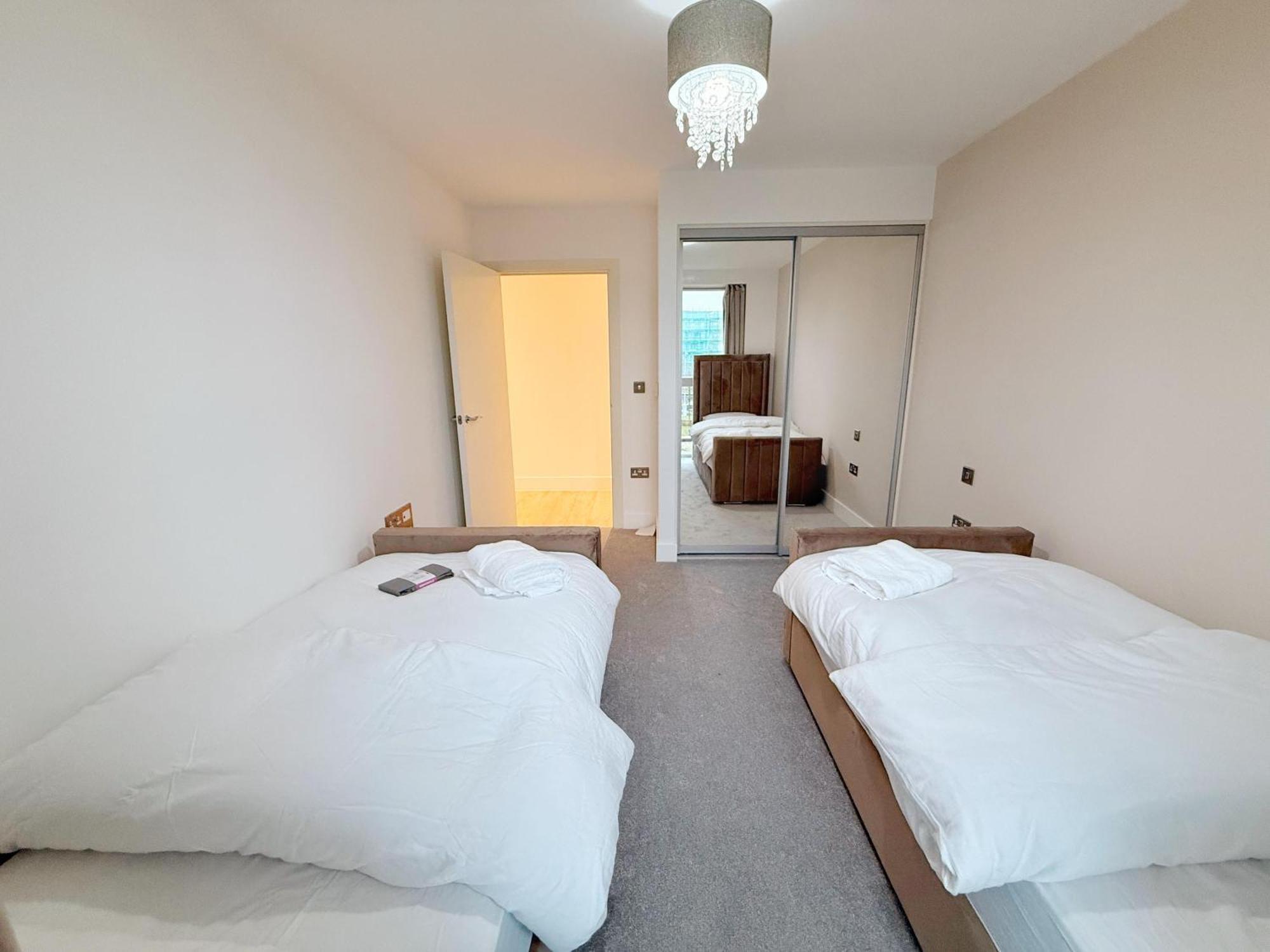 Bright 2-bed Flat Near Hanger Lane & Park Royal Appartement *