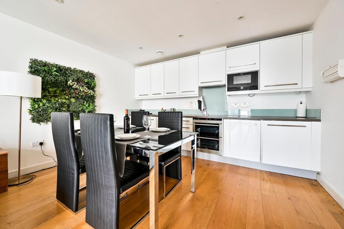 Luxury 3 Bed Next Victoria Station Londres