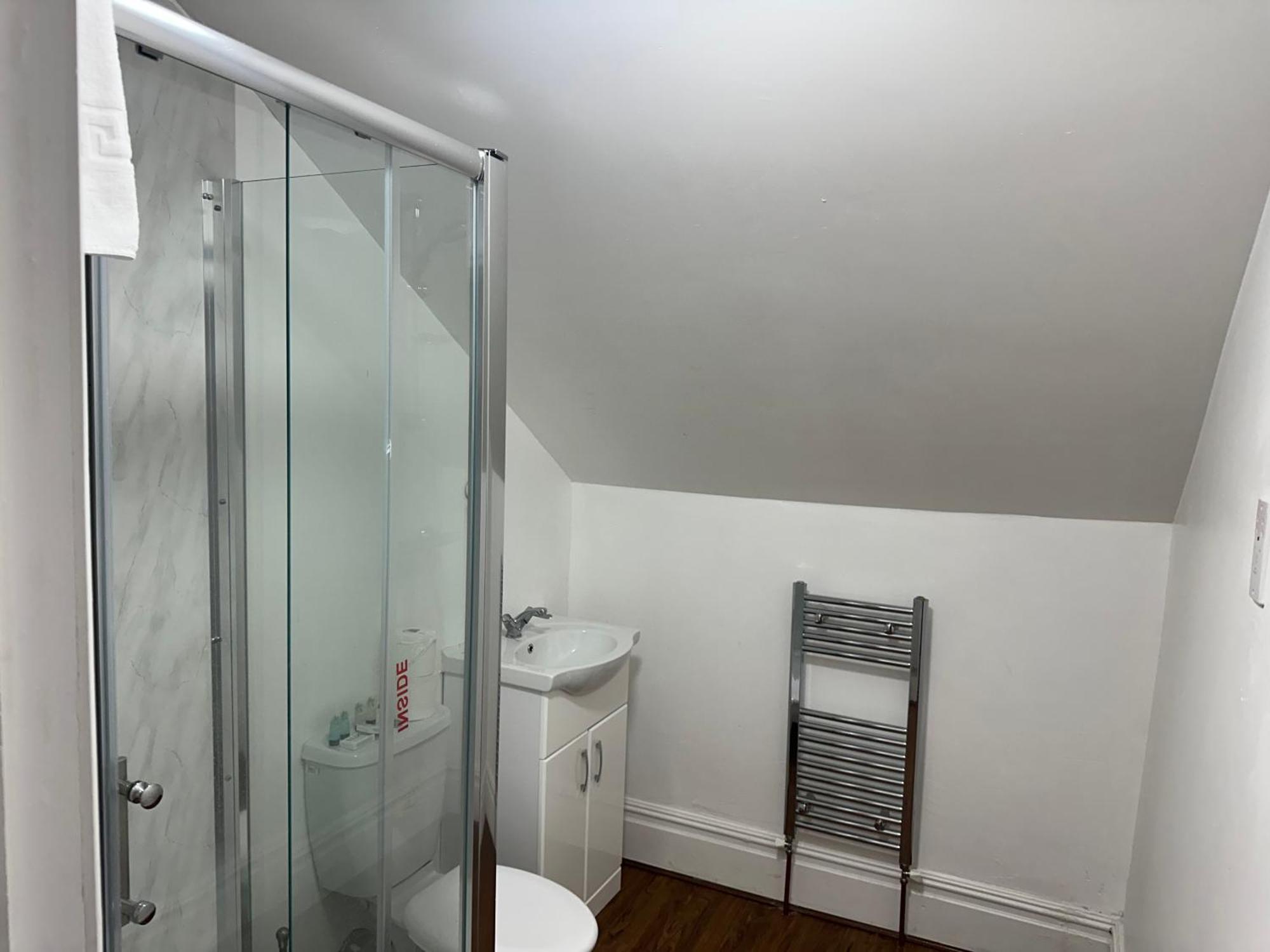 Streatham Comfort Bed & Breakfast *