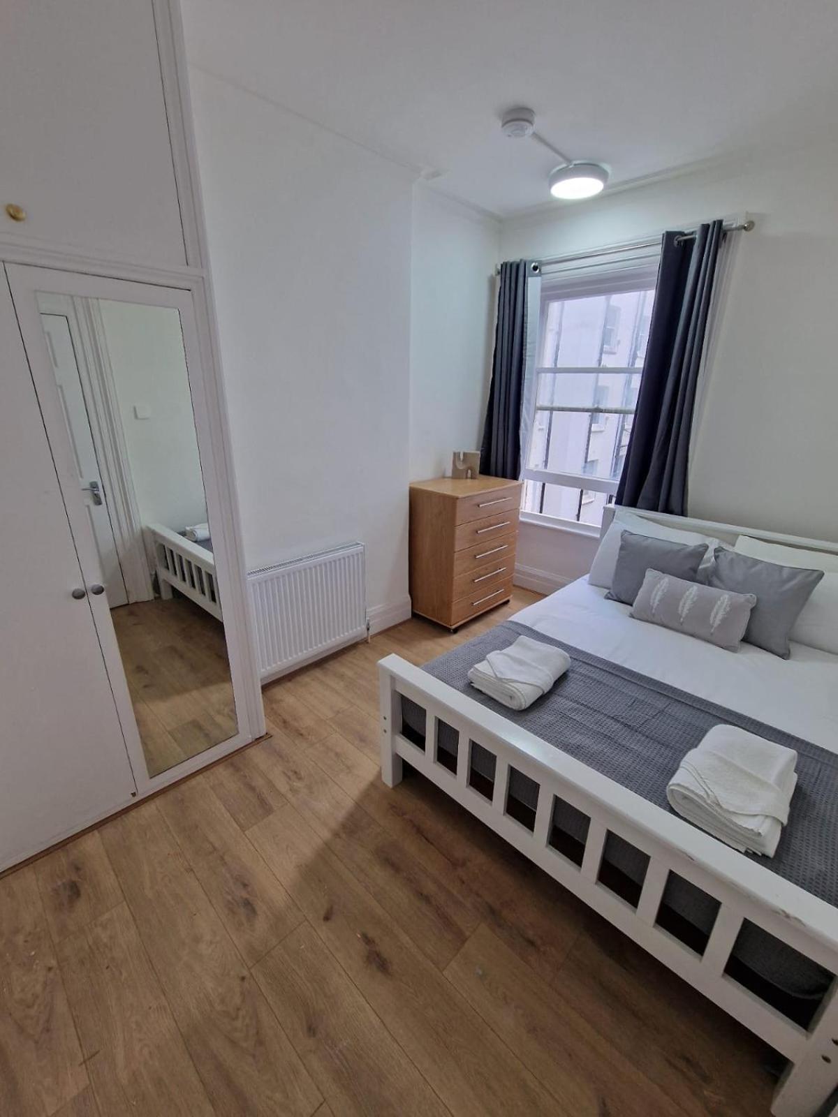 Apartamento Comfortable Flat For 10 Near Paddington *