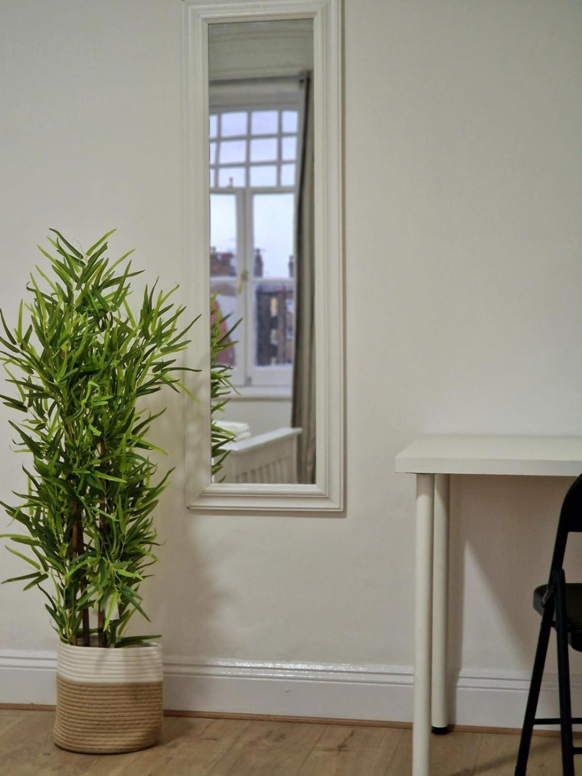 Apartamento Comfortable Flat For 10 Near Paddington Londres