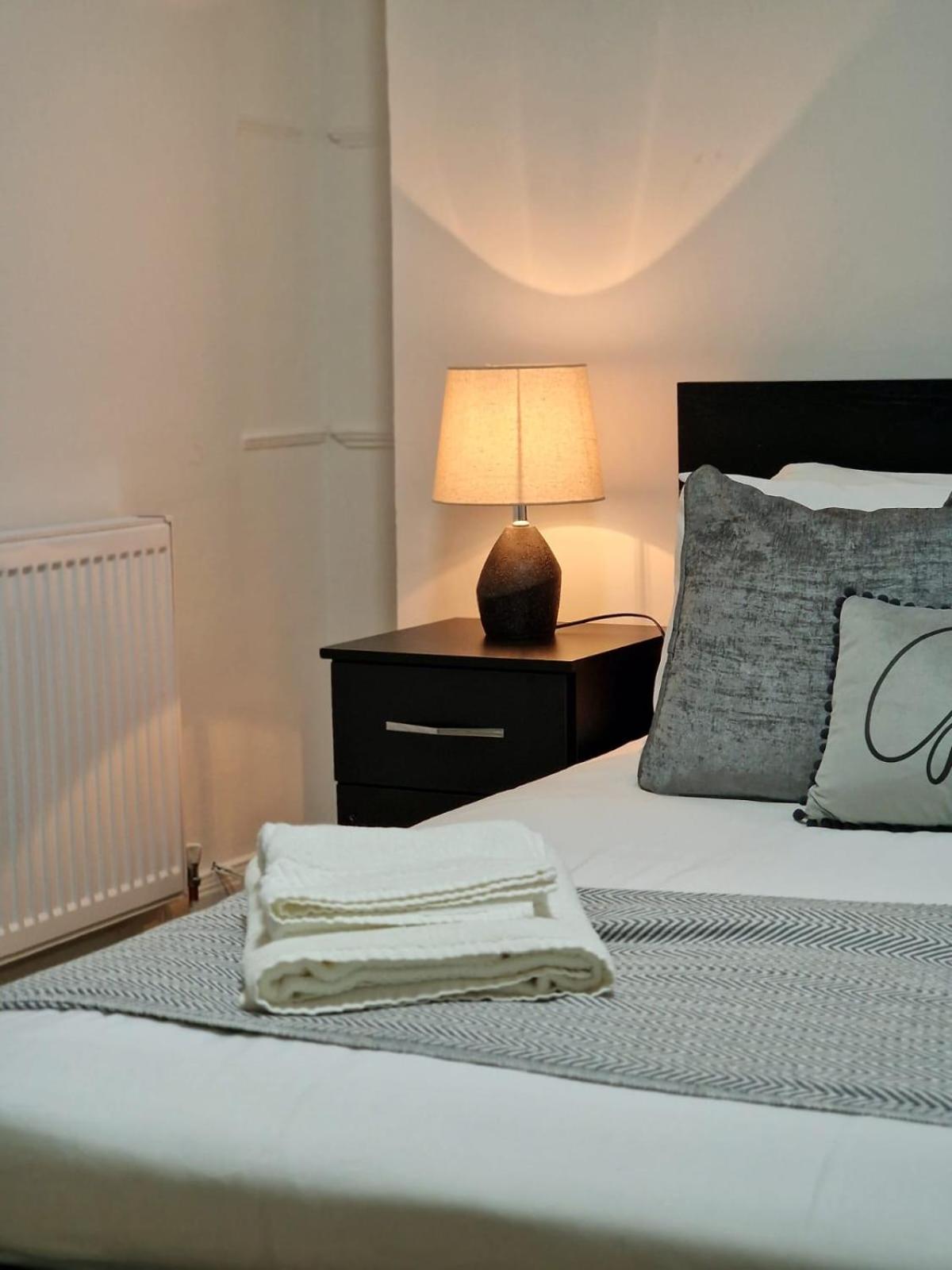 Comfortable Flat For 10 Near Paddington Apartamento Londres