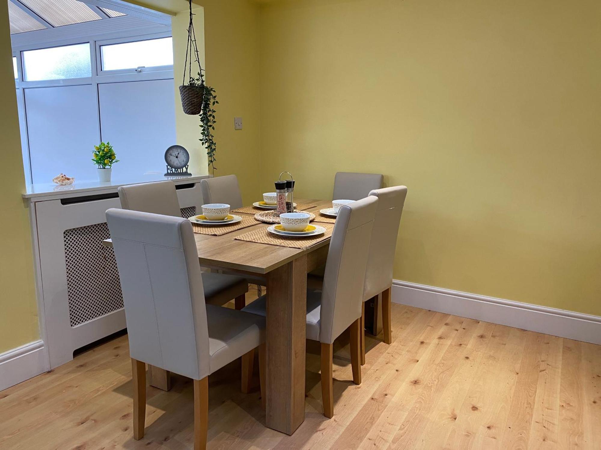 Spacious 3 Bed Near Greenwich Fast Wifi & Free Parking Appartement *