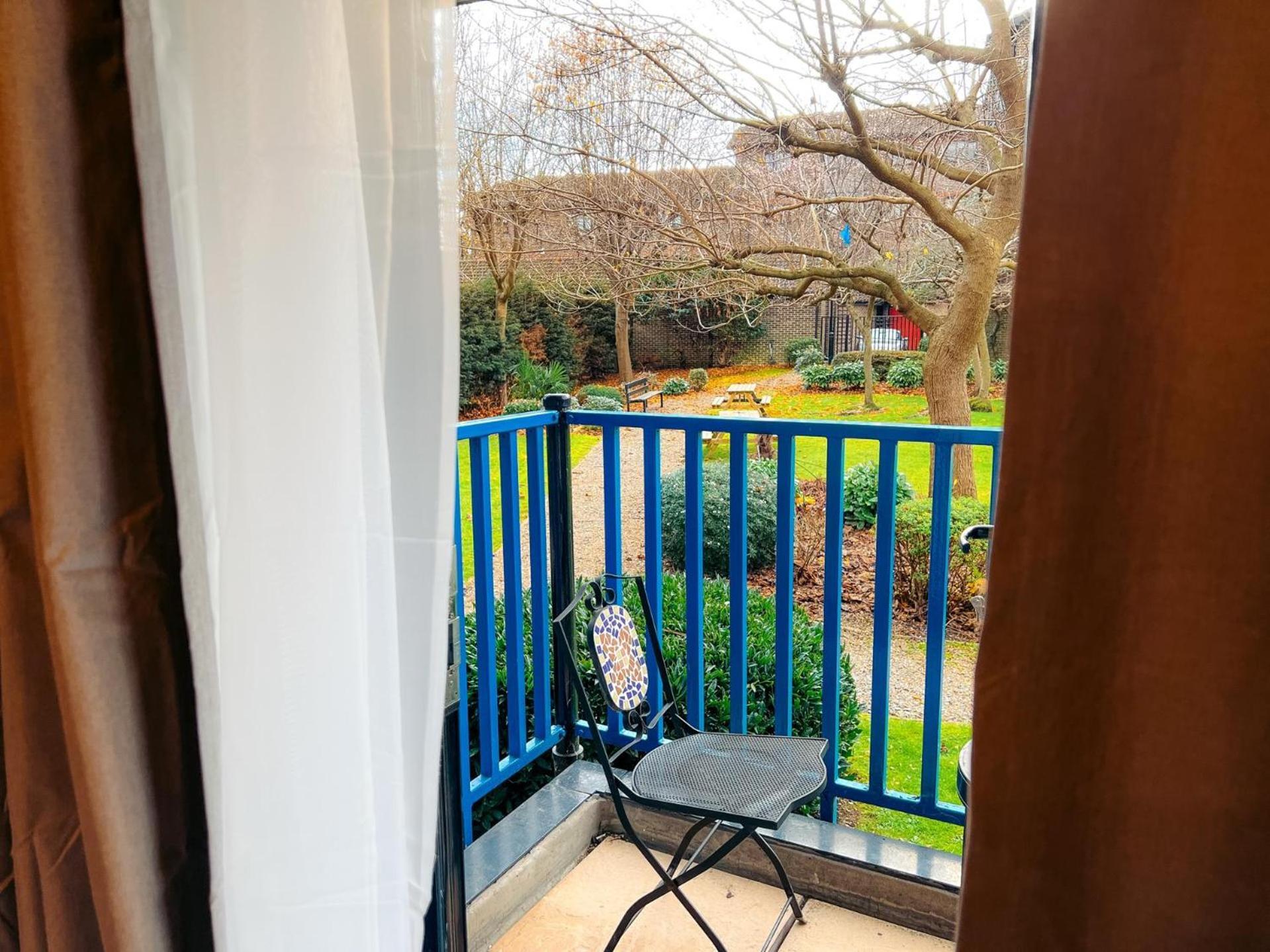 Private Garden Canary Wharf East