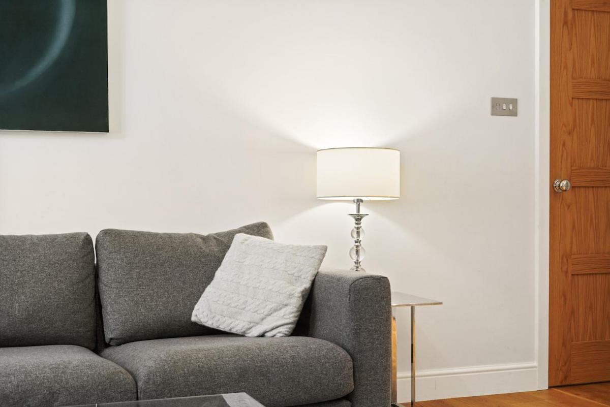 Heavenly Stays, Chelsea, Cozy 1bd Garden-view Nest *