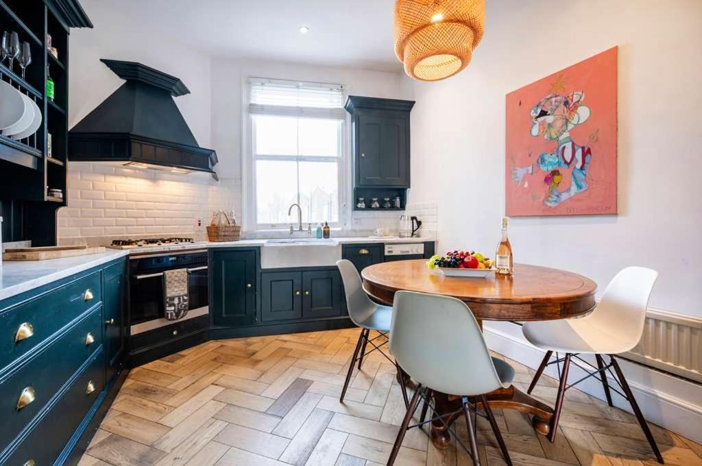 Apartamento Made In Chelsea- 2 Bed By Out Of Office Lifestyle