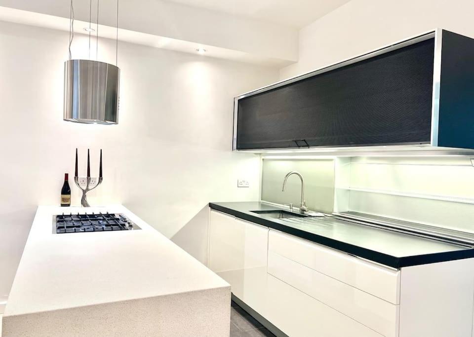 Stunning 4 Bed Flat Near Notting Hill And Hyde Park Londres