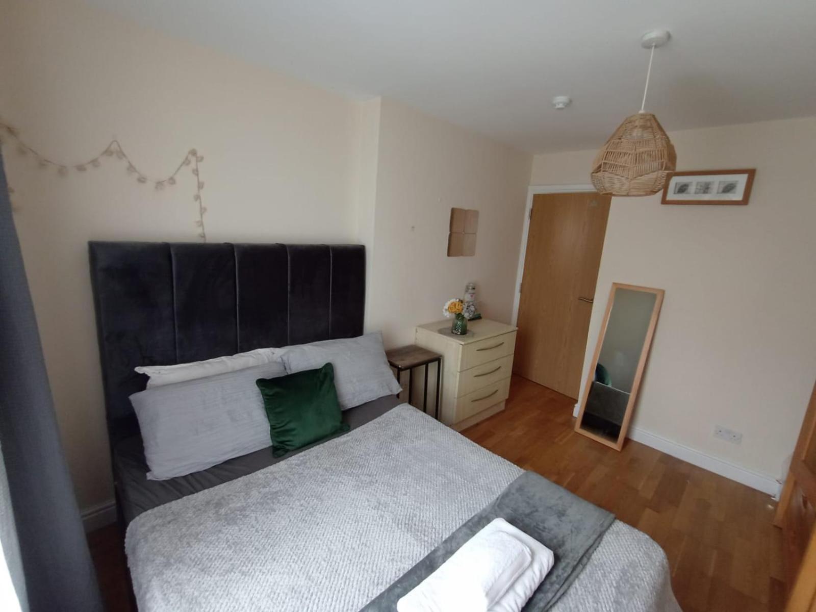 Appartement 1- Bedroom Flat In London, Sleeps 4, Good Transport Link *