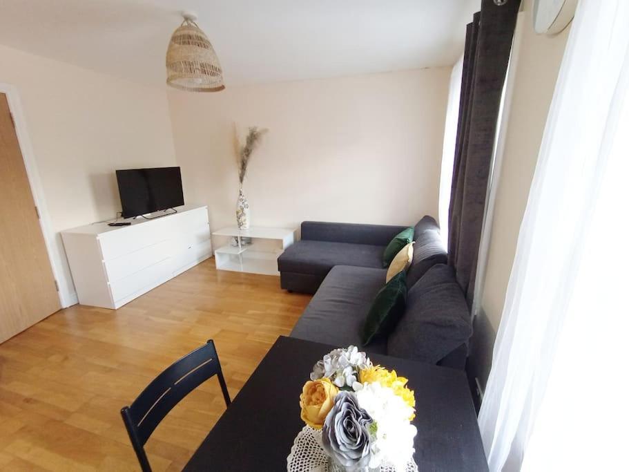 Appartement 1- Bedroom Flat In London, Sleeps 4, Good Transport Link