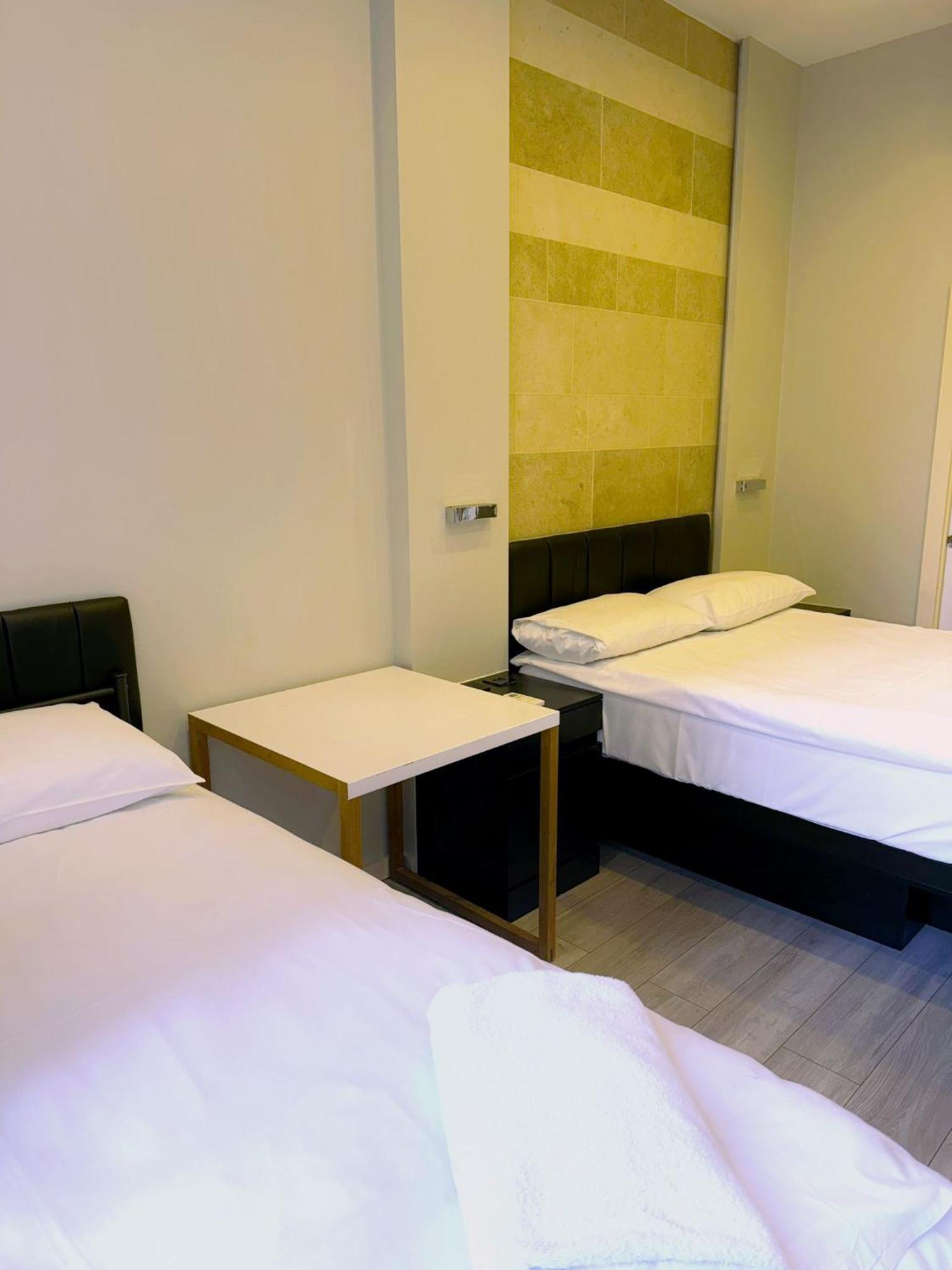 95 Apartahotel *
