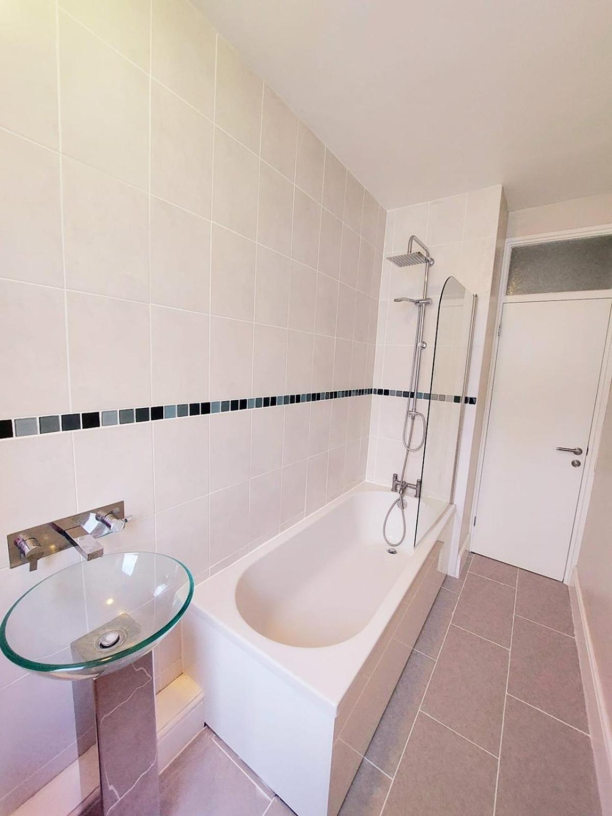 Light, Spacious Flat On Brixton Hill Londres