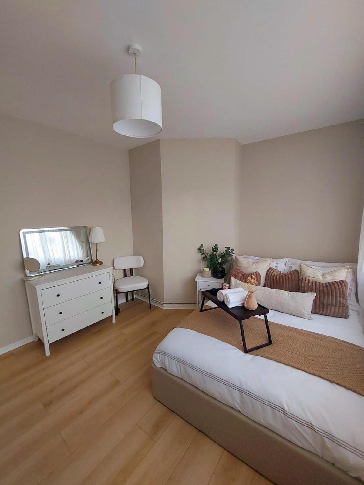 Light, Spacious Flat On Brixton Hill Appartement Londres