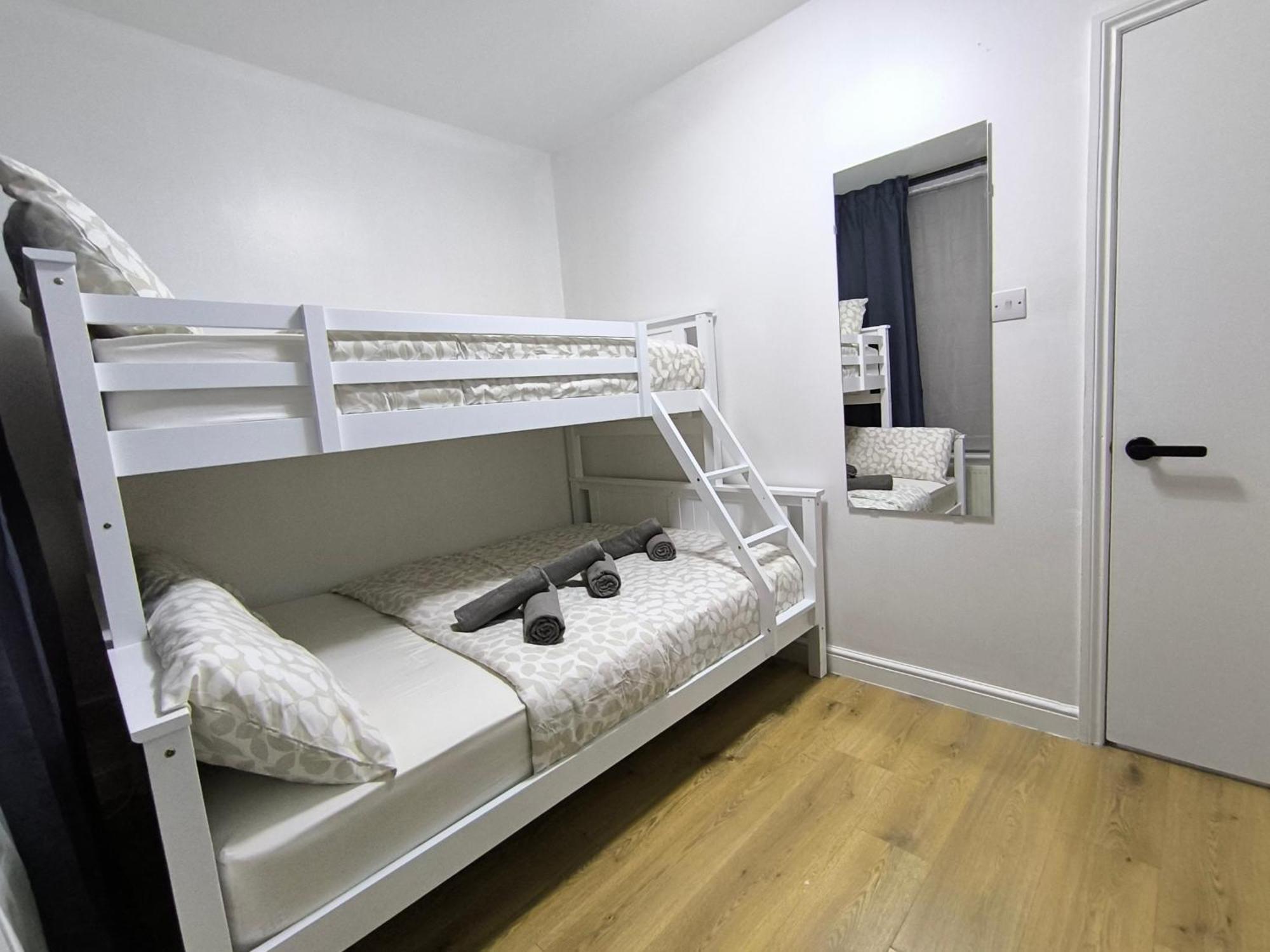3 Persons Room, 1min Walk From South Wimbledon Station Maison d'hôtes *