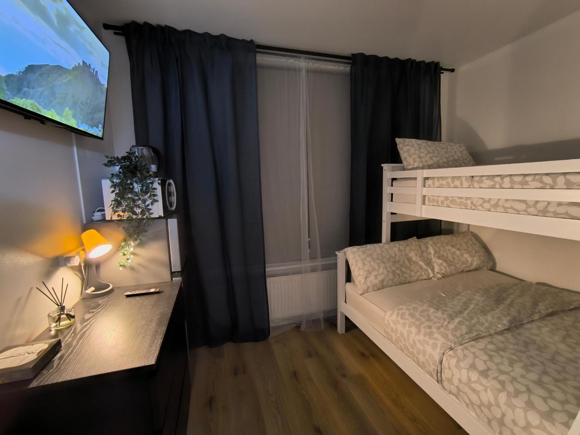 Maison d'hôtes 3 Persons Room, 1min Walk From South Wimbledon Station Londres