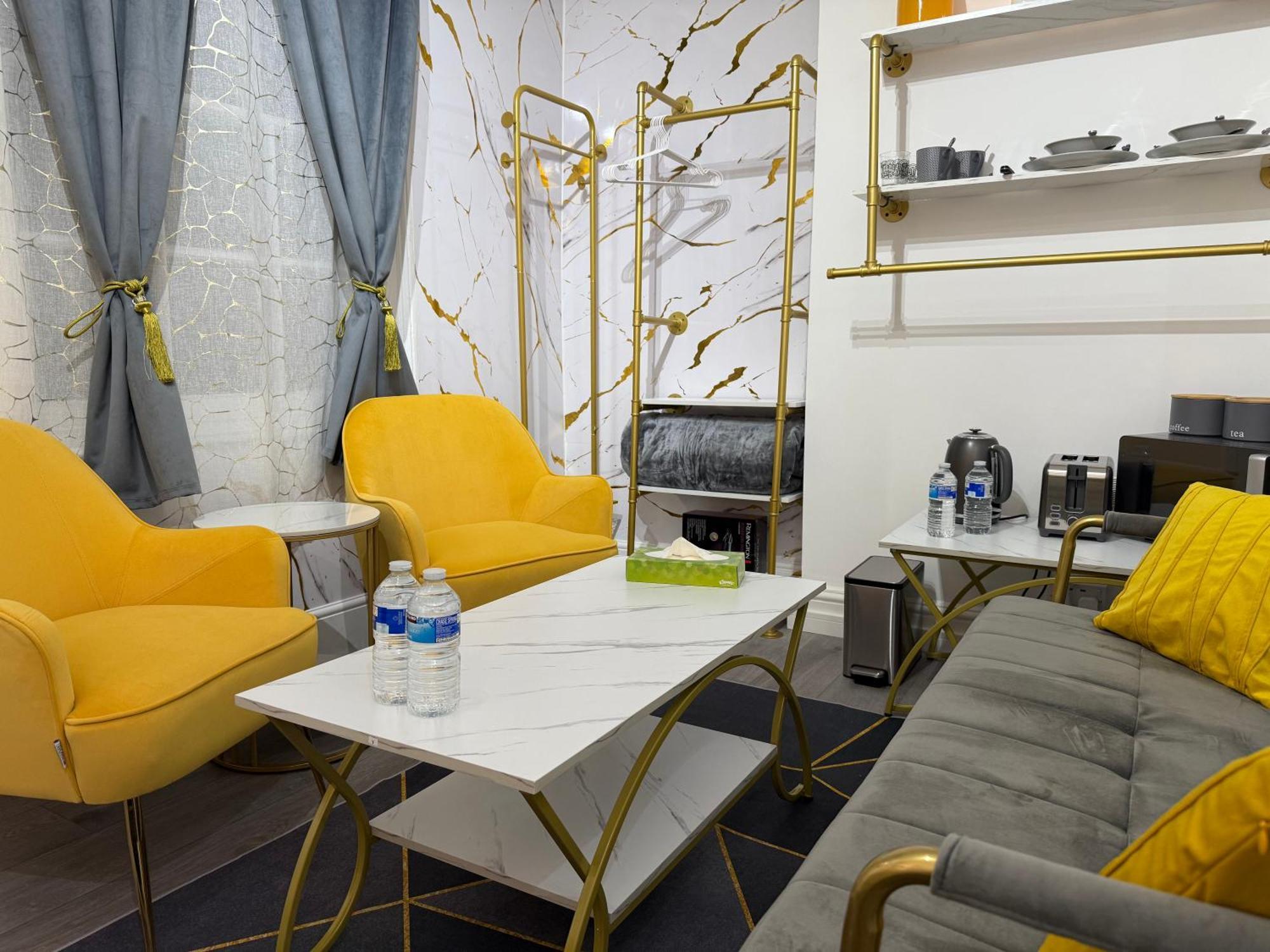 Luxury In Victoria, 7 Minutes Walk To Victoria Station, 8 Séjour chez l'habitant *