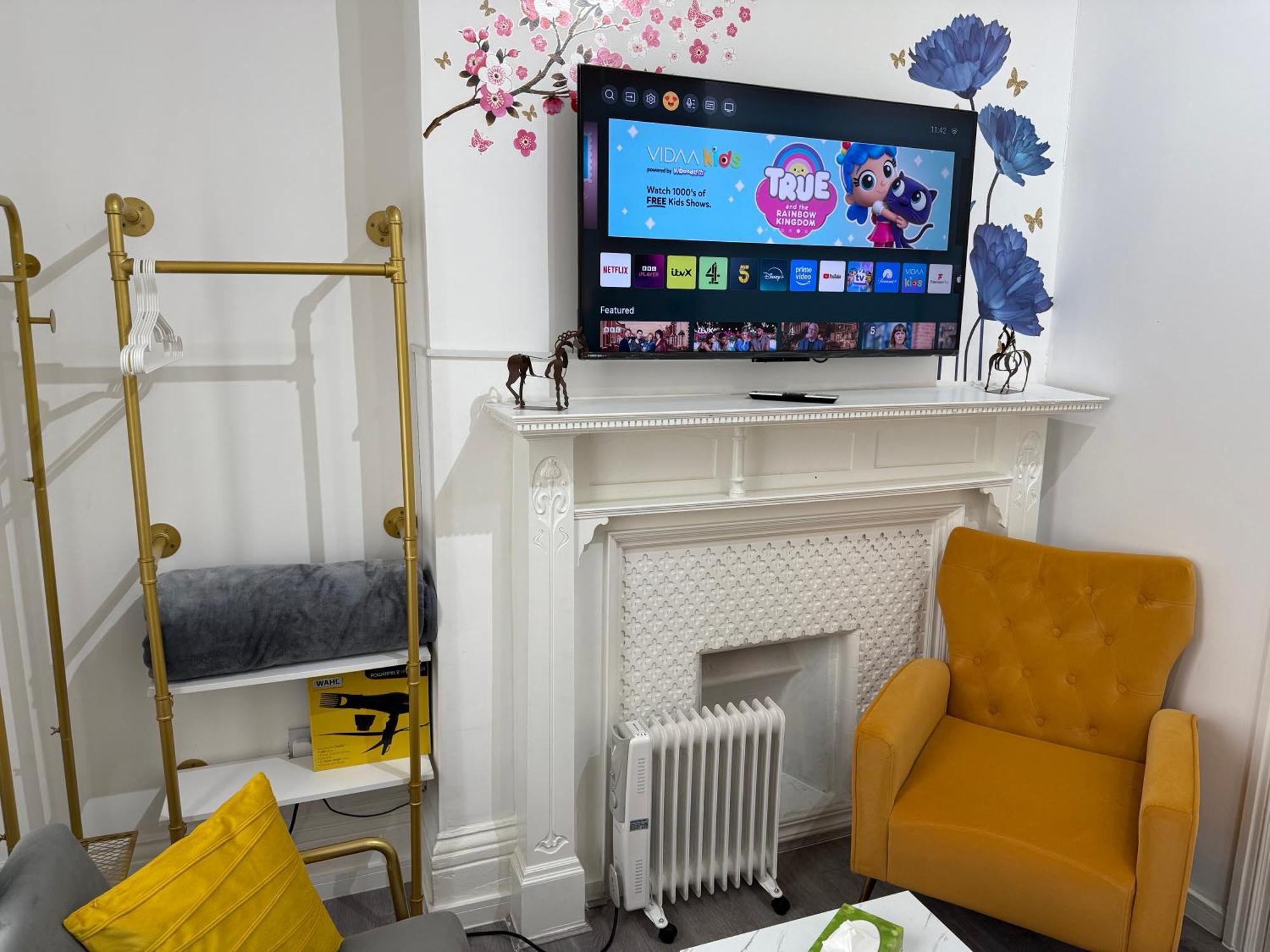 Luxury In Victoria, 7 Minutes Walk To Victoria Station, 6 Séjour chez l'habitant *