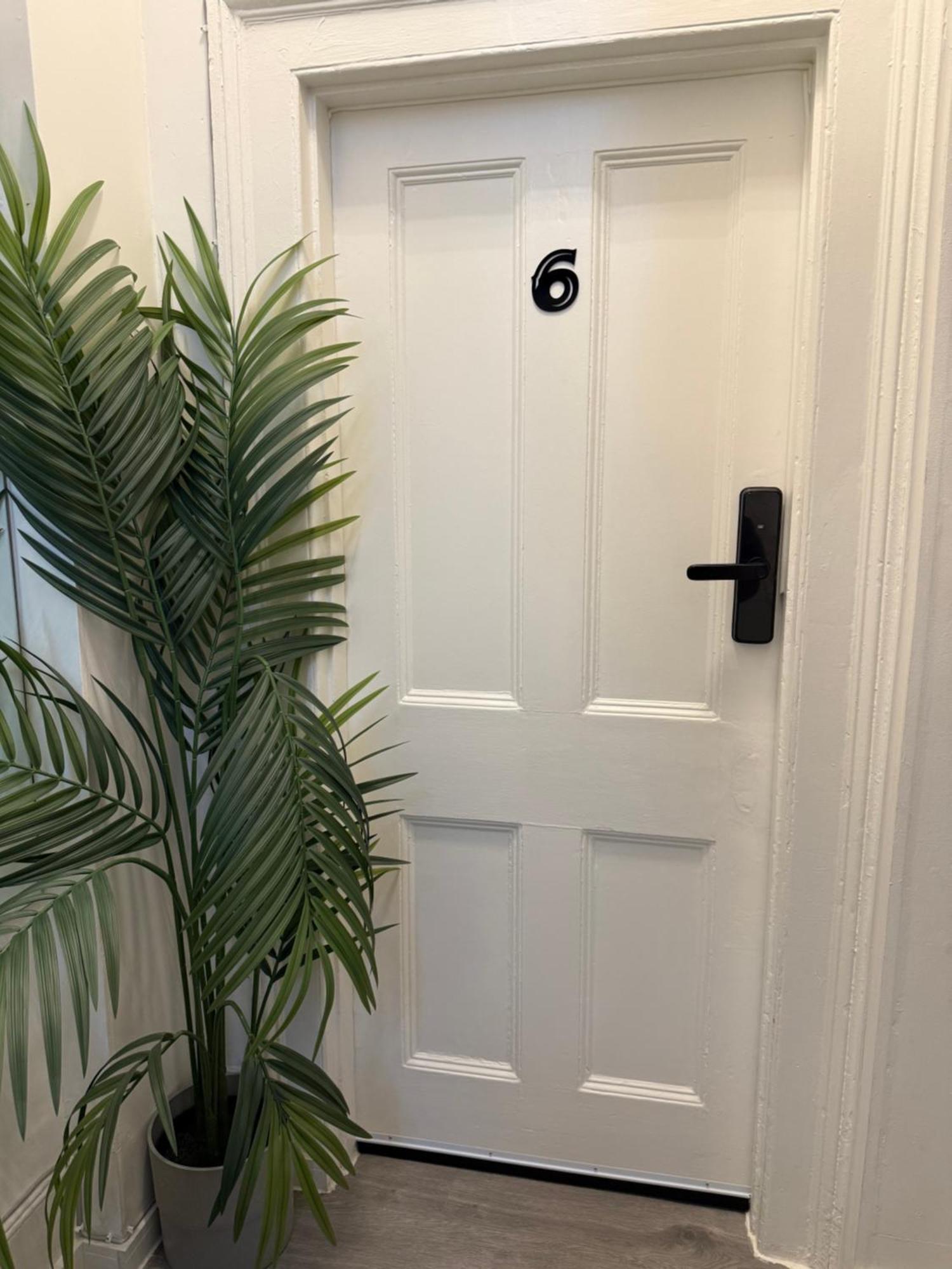 Luxury In Victoria, 7 Minutes Walk To Victoria Station, 6 * Londres