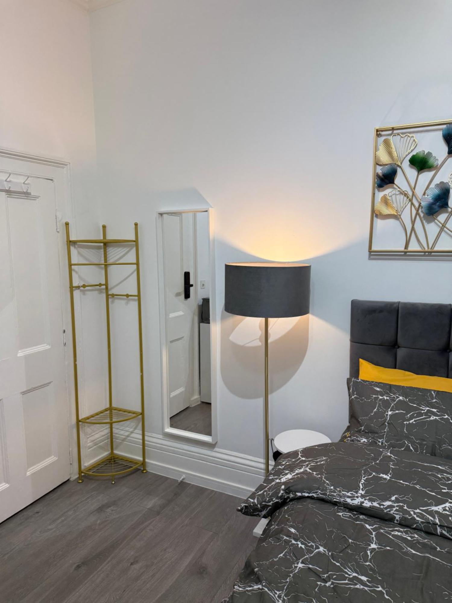 Luxury In Victoria, 7 Minutes Walk To Victoria Station, 6 * Londres