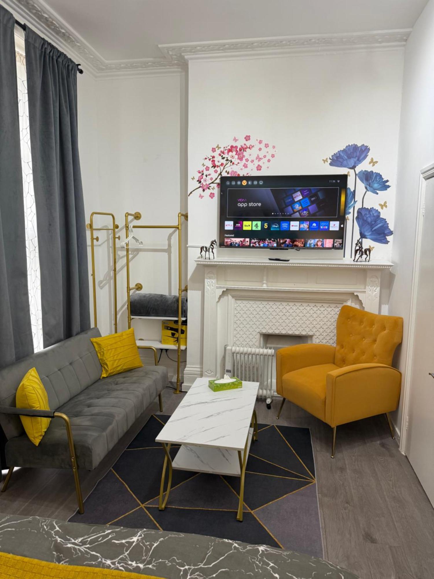 Luxury In Victoria, 7 Minutes Walk To Victoria Station, 6 *
