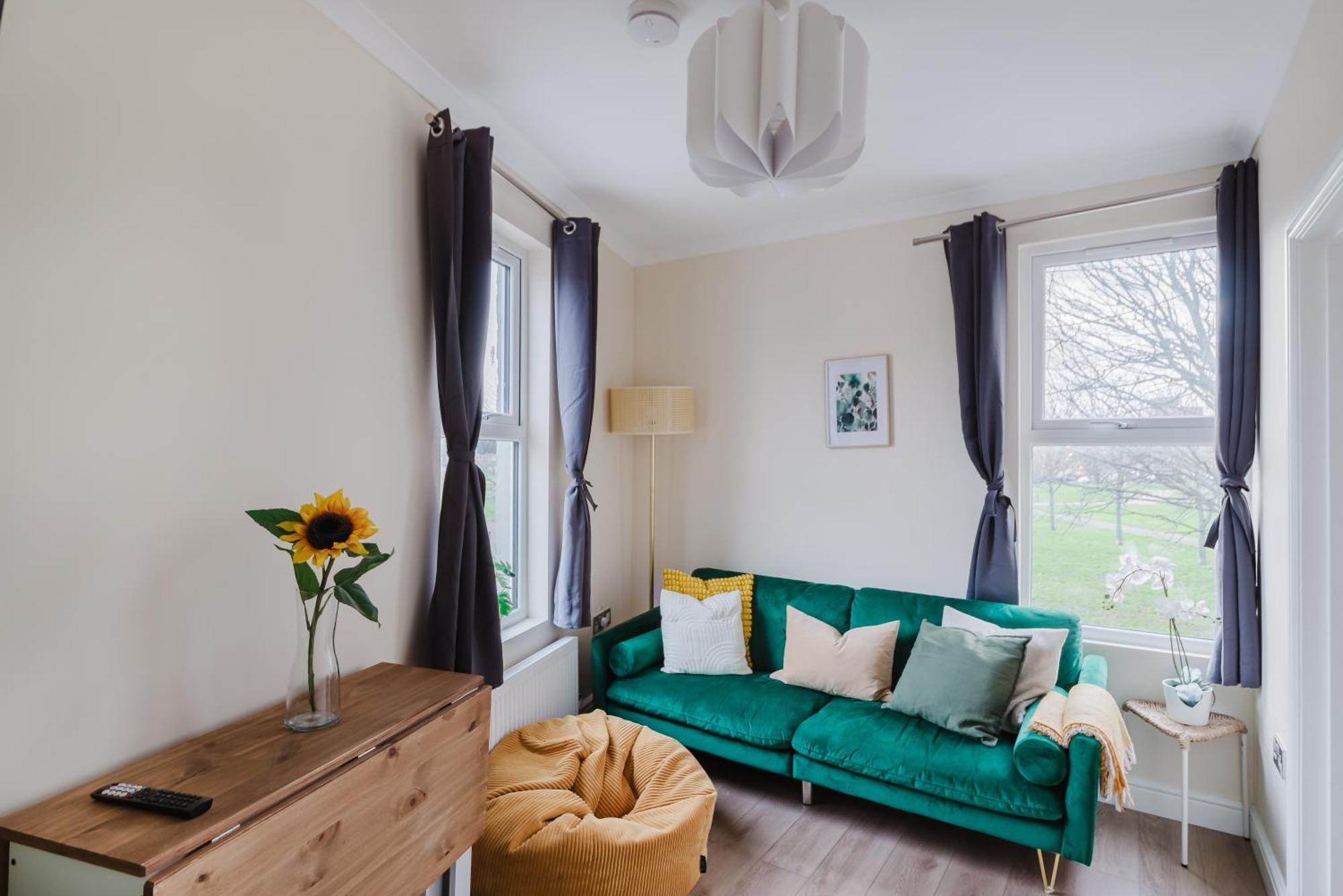 Modern Cosy Corner Flat 3 Bed And Loft Sleep 7 People Appartement *