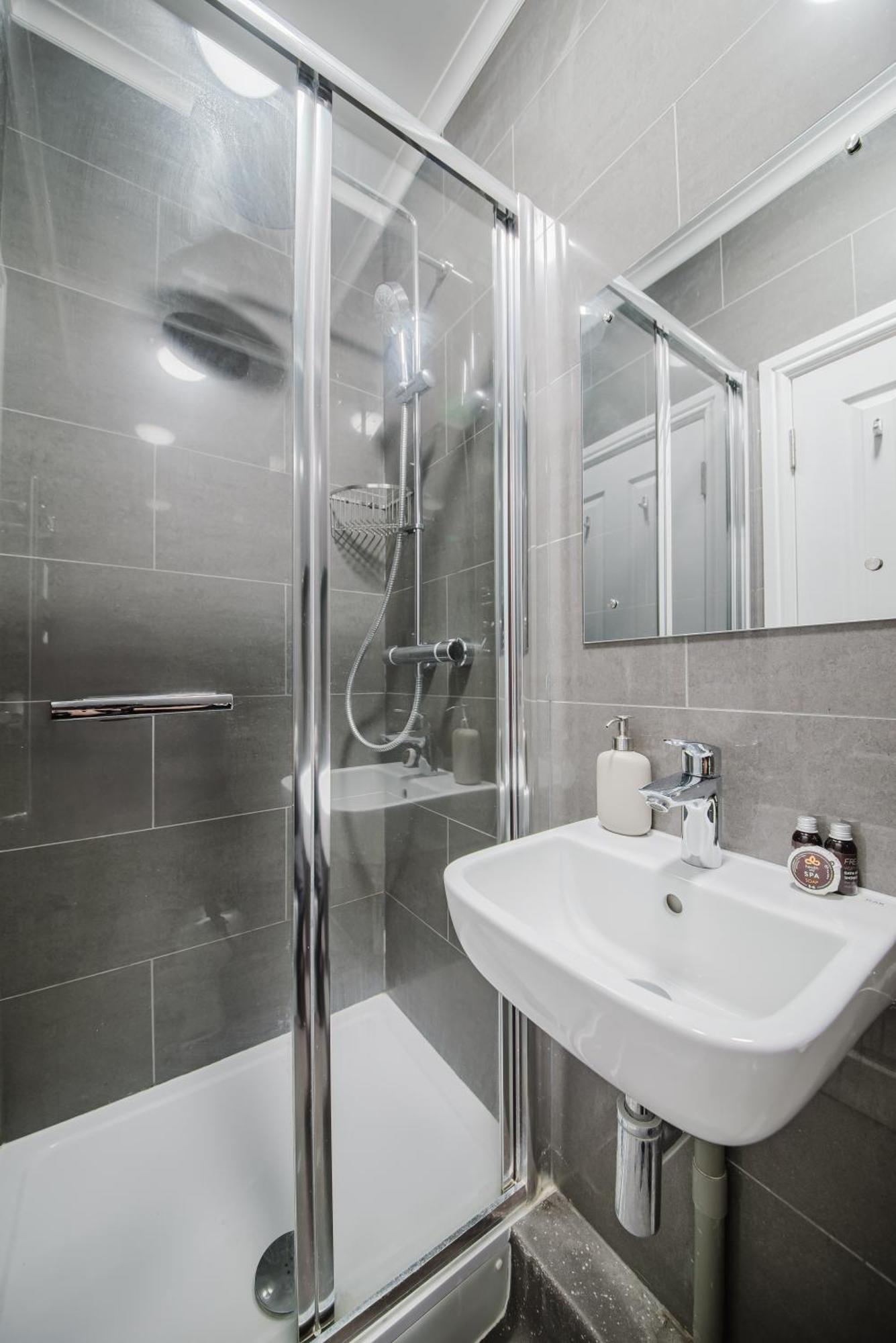Appartement Modern Cosy Corner Flat 3 Bed And Loft Sleep 7 People *