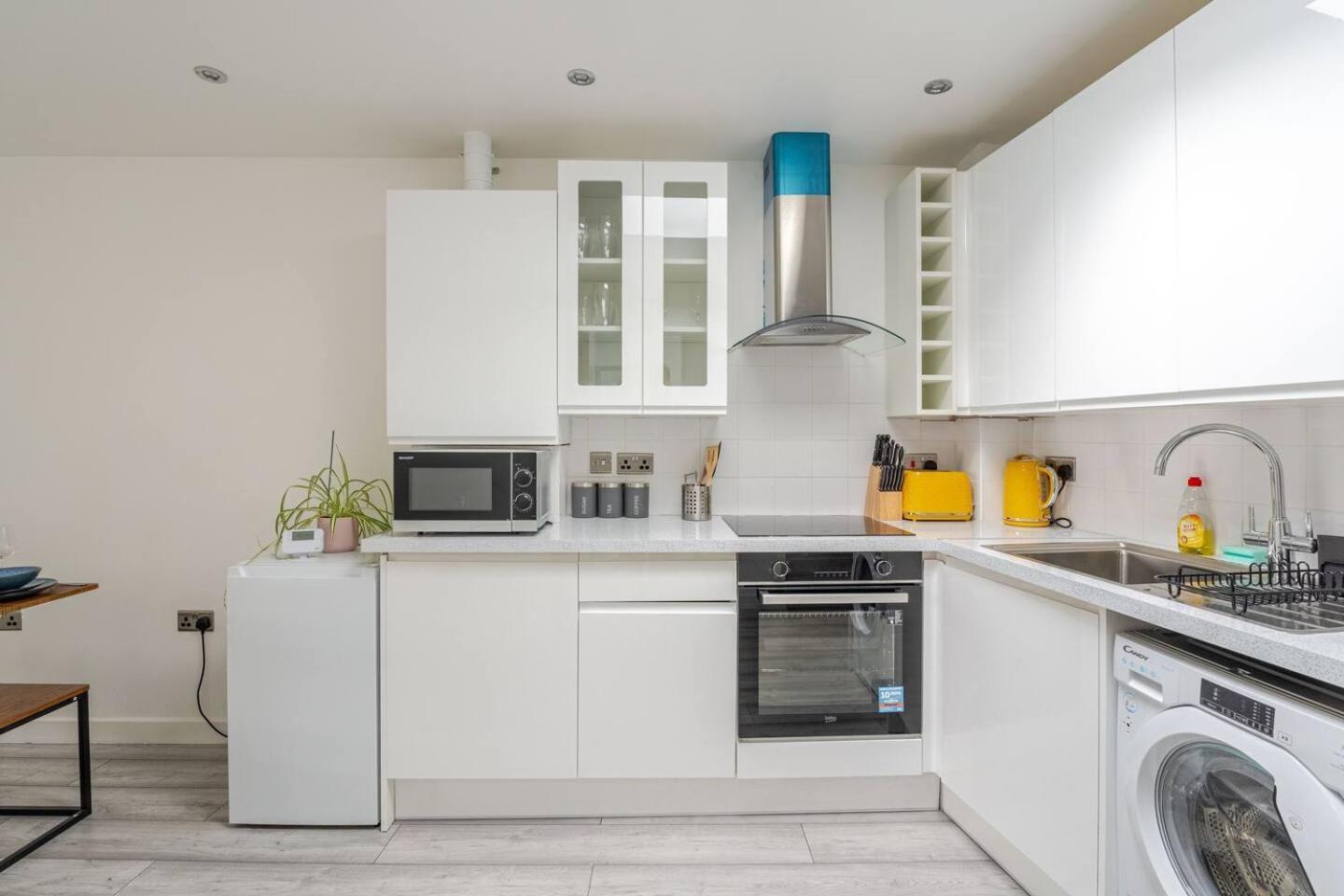 Apartamento Beautiful Flat Near - Entire Flat - Equipped Kitchen - Private Bathroom Londres