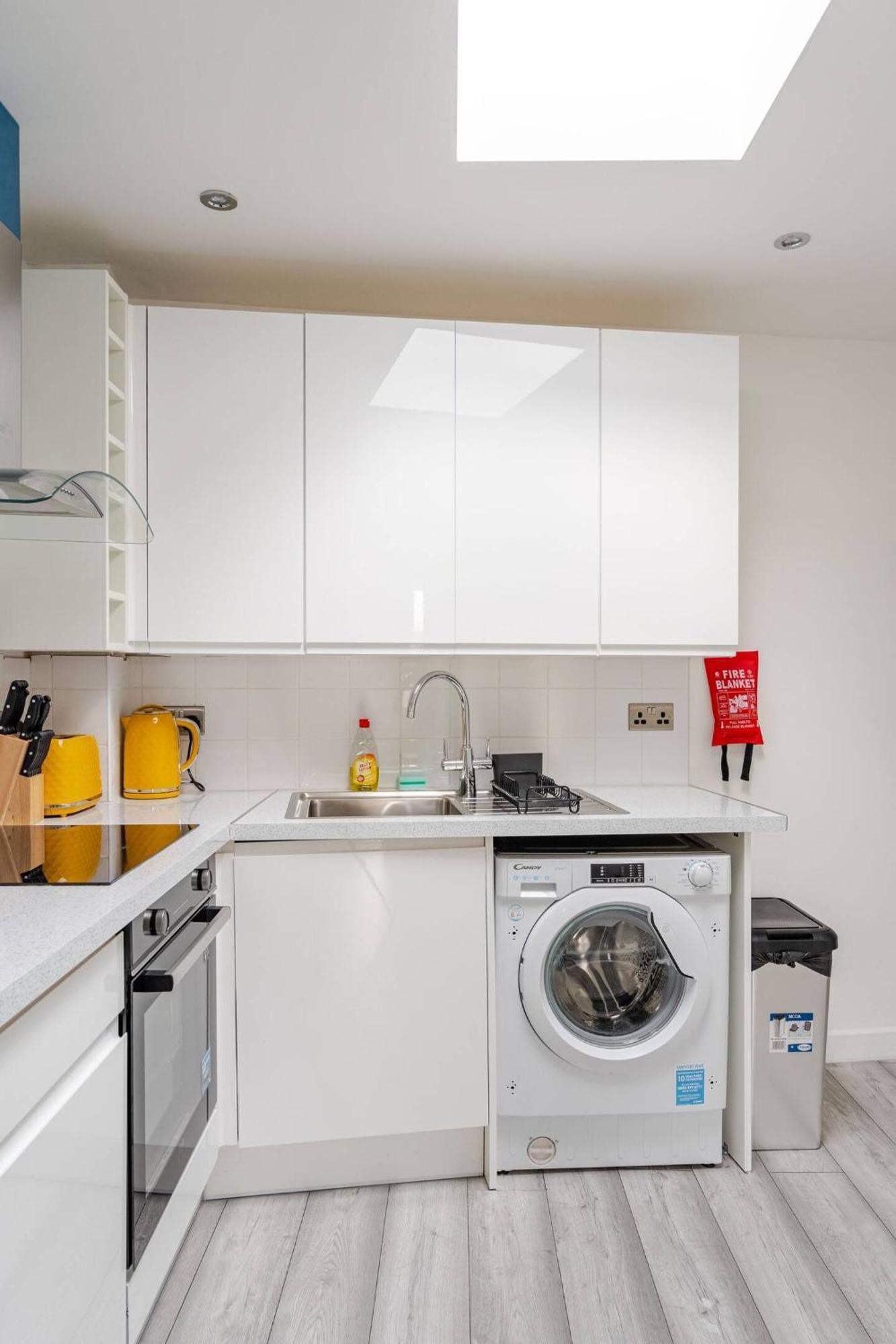 Beautiful Flat Near - Entire Flat - Equipped Kitchen - Private Bathroom Apartamento Londres