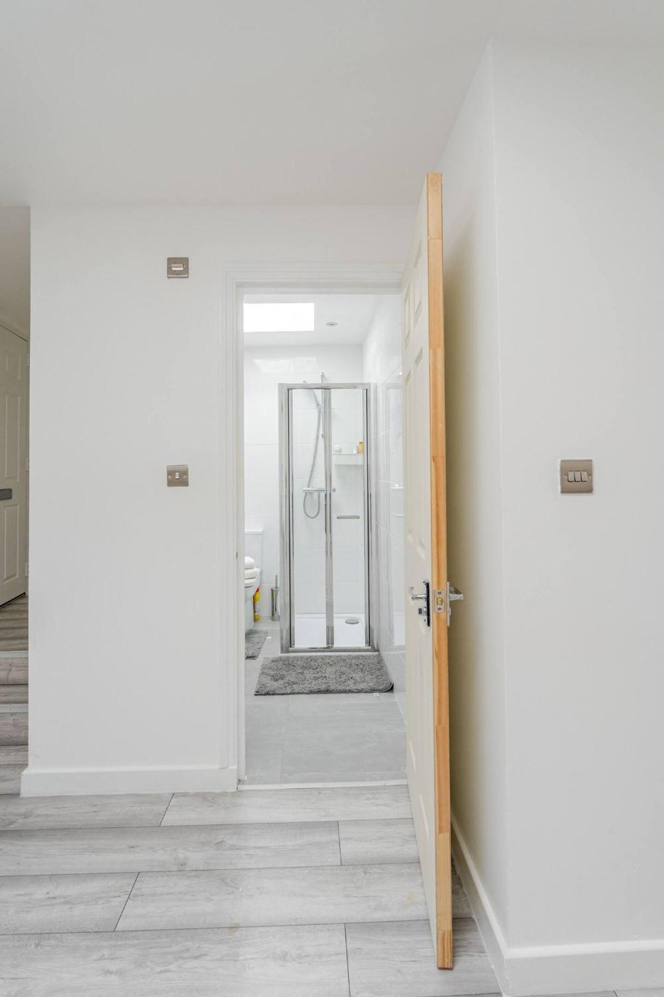 Beautiful Flat Near - Entire Flat - Equipped Kitchen - Private Bathroom Londres