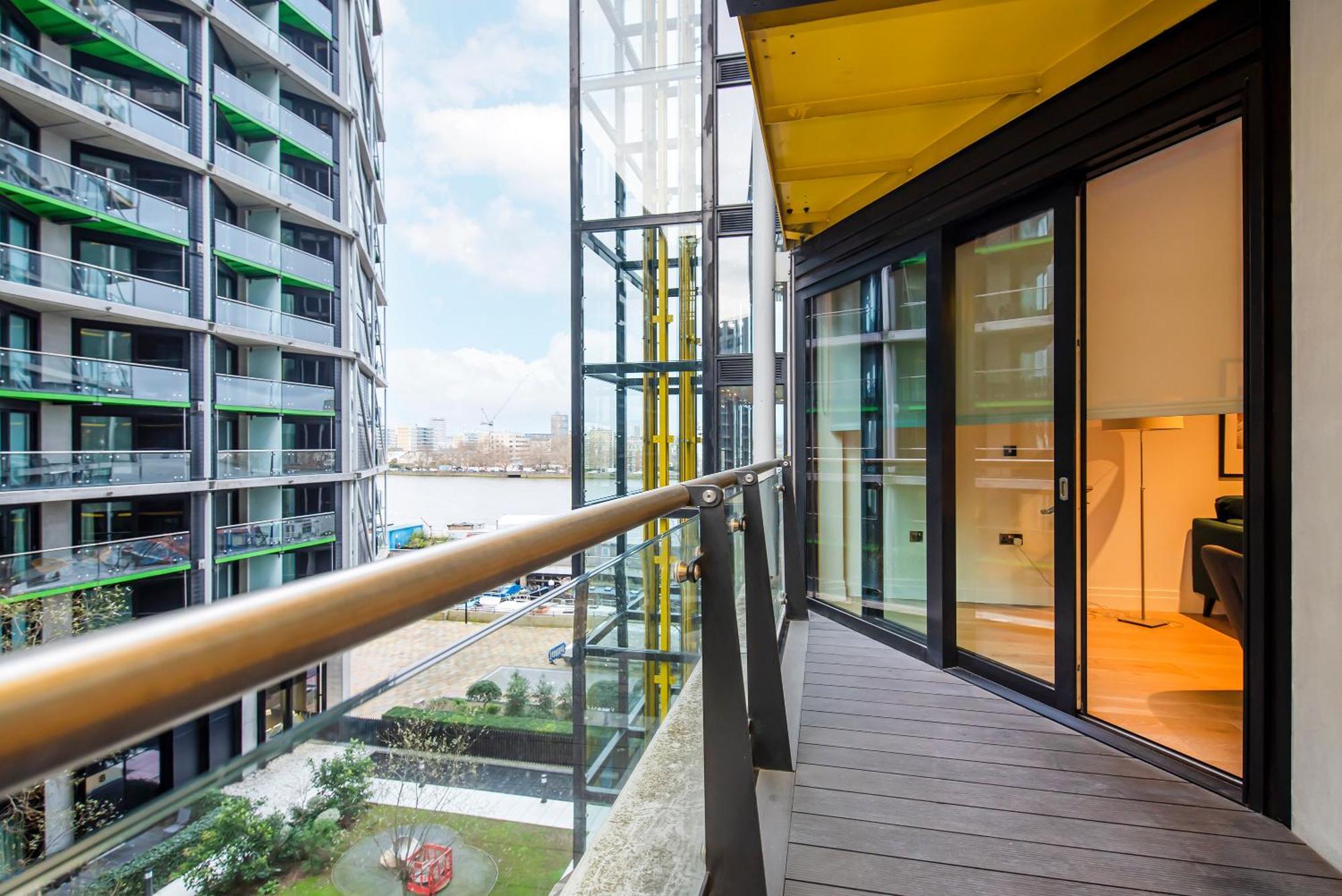 Stylish 2 Bed Close To Battersea Power Station Appartement *