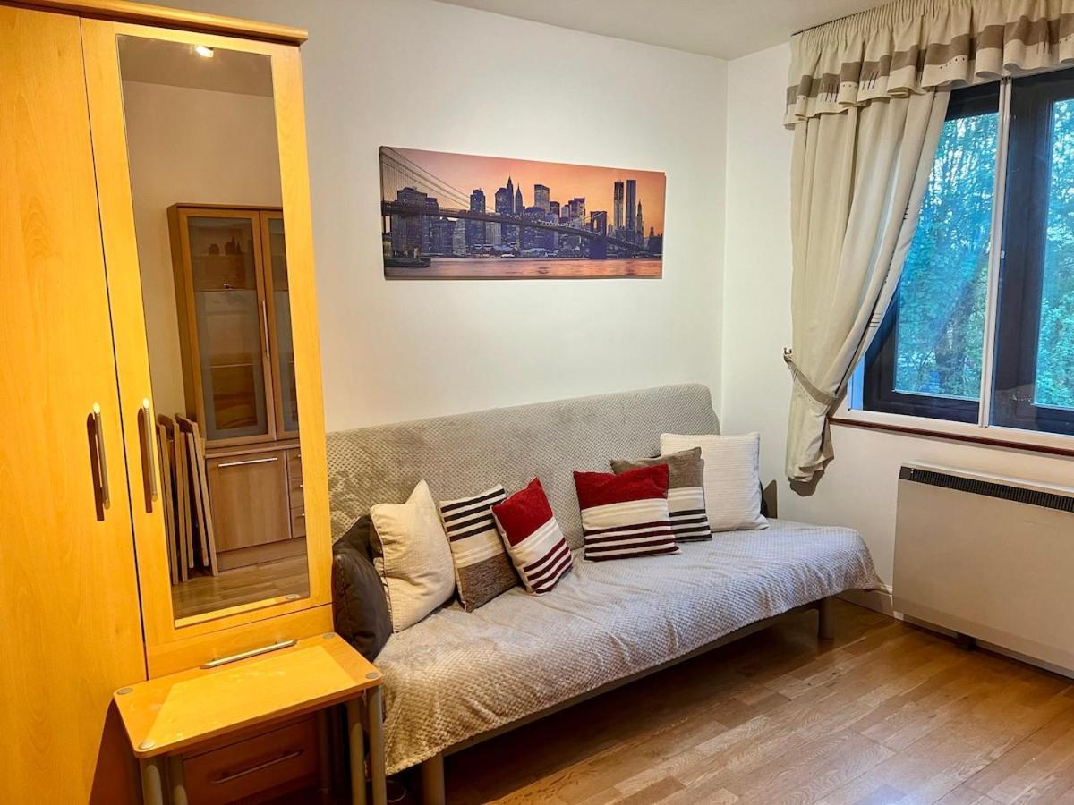 Appartement West-london Minimalism With Parking On Premises