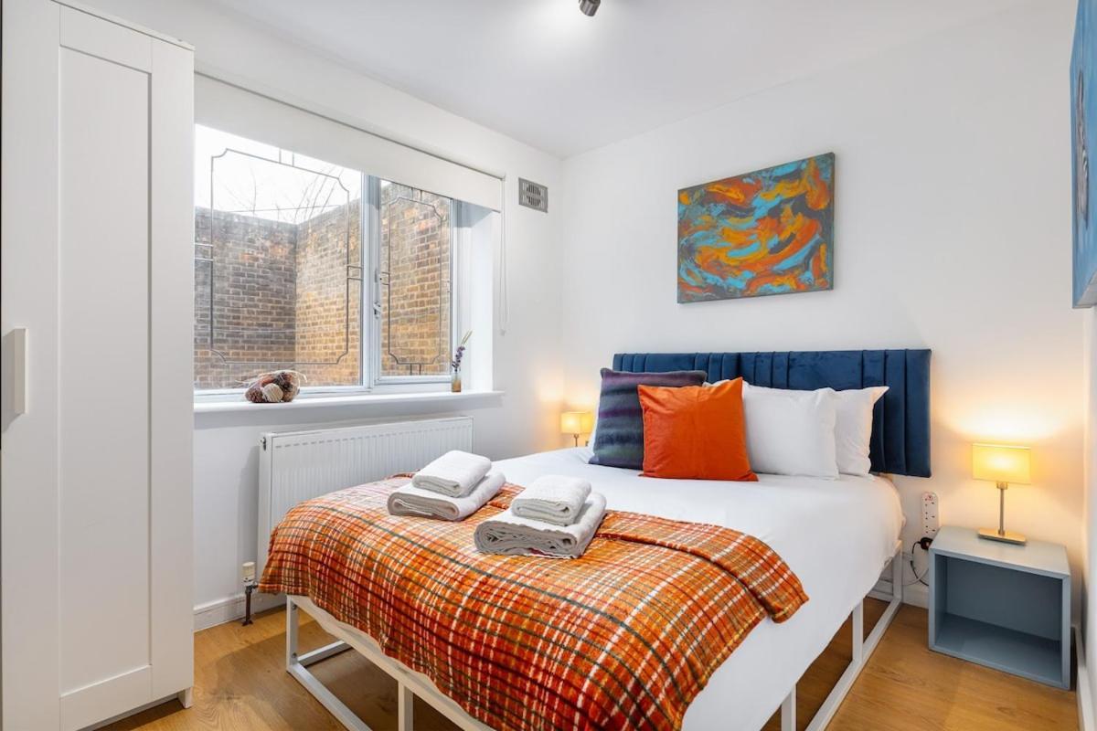 Modern Two Bed With Free Gated Parking Space * Londen
