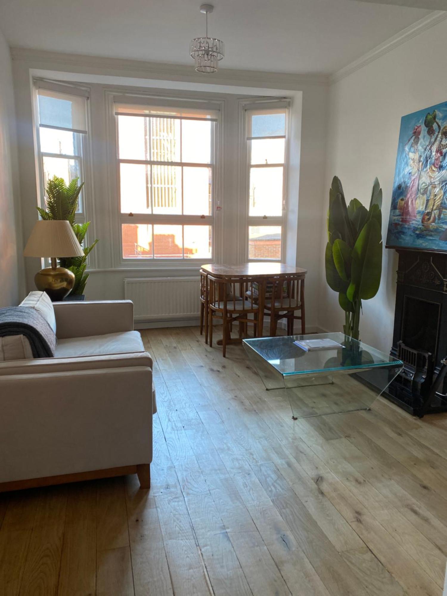 Mayfair - Two Bed, One Bath Londres